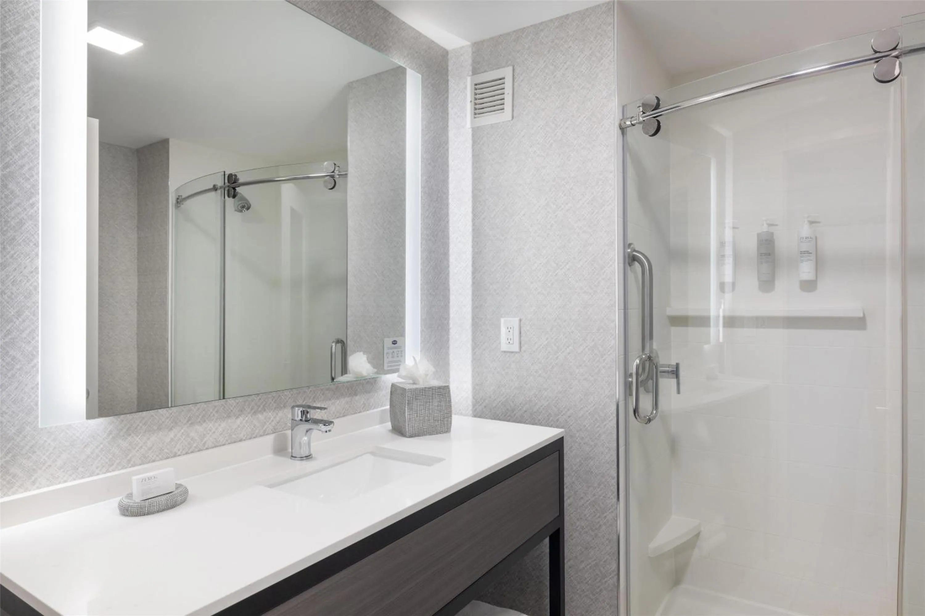 Bathroom in Hampton Inn & Suites Portsmouth Downtown