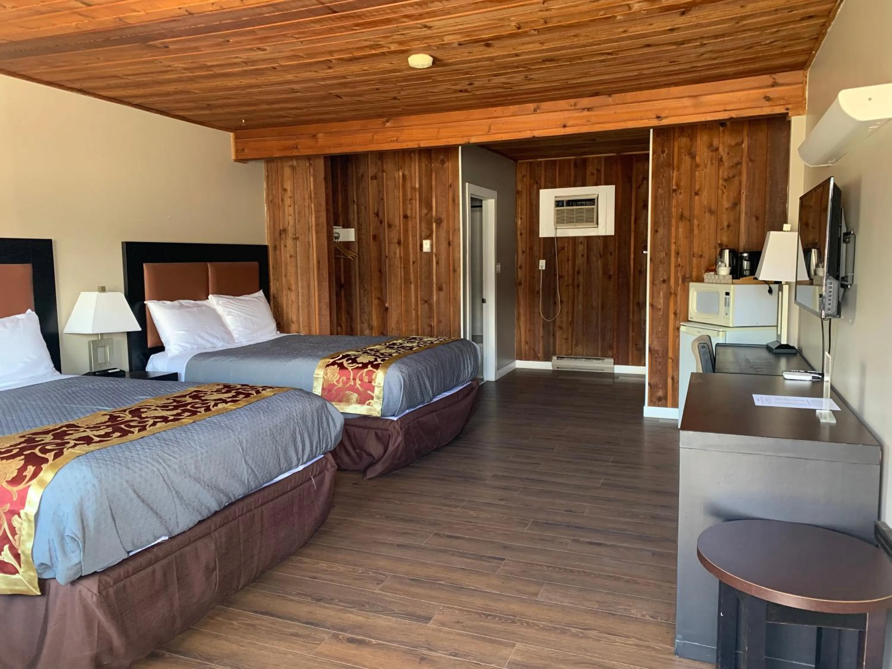 Photo of the whole room, Bed in Rondo Motel