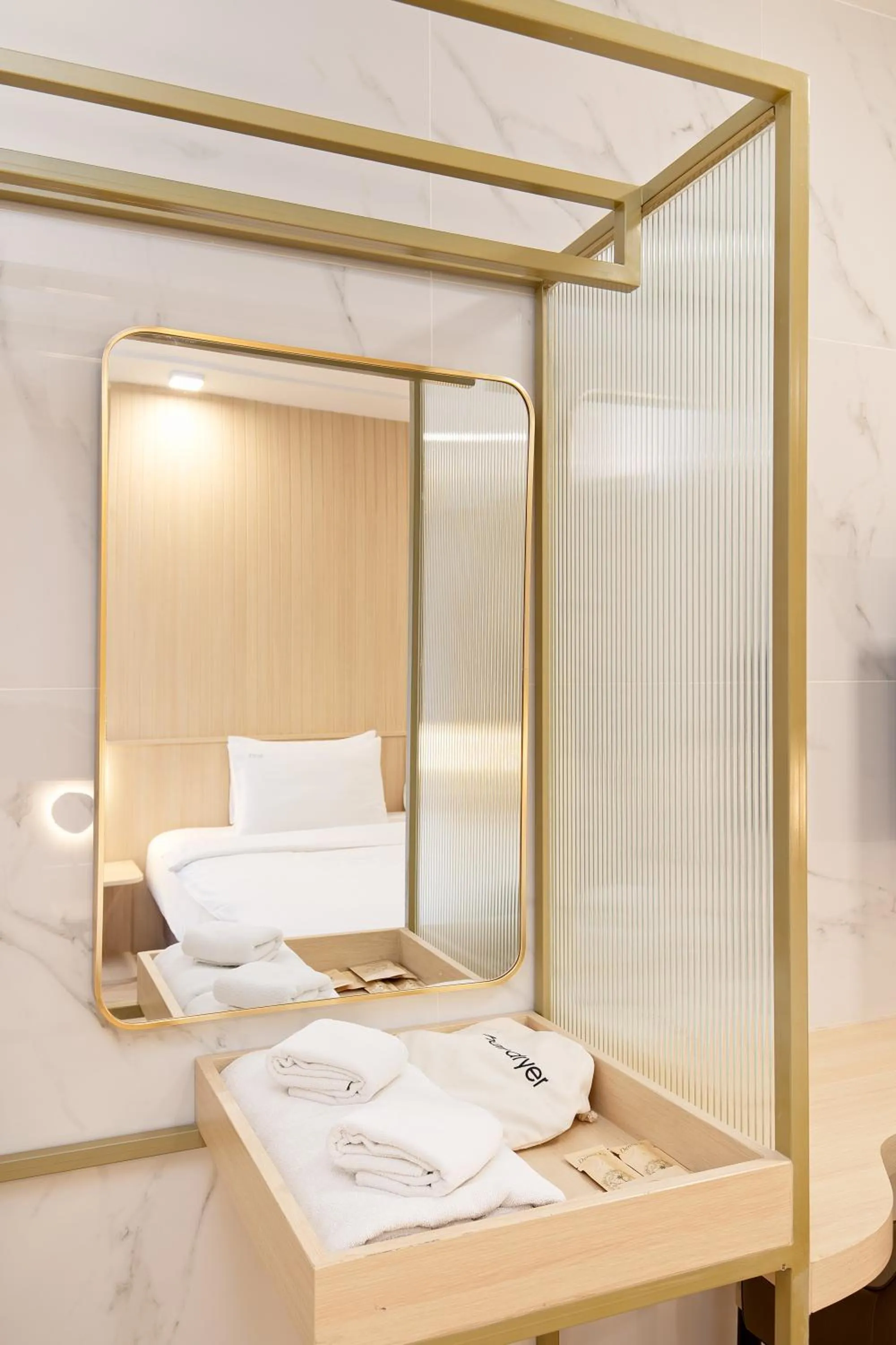 towels, Bed in Diya Hotel Bangkok