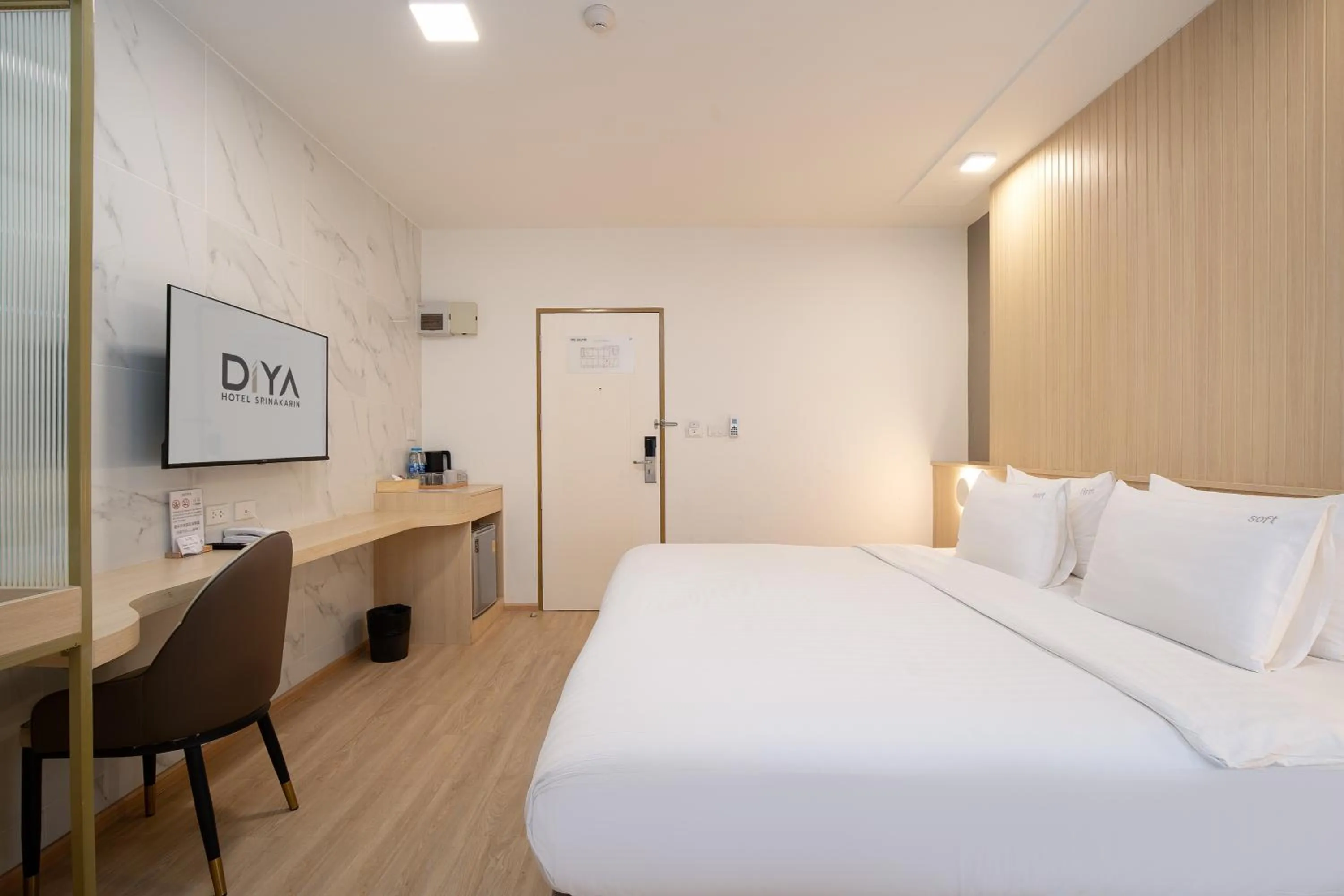 Bed in Diya Hotel Bangkok