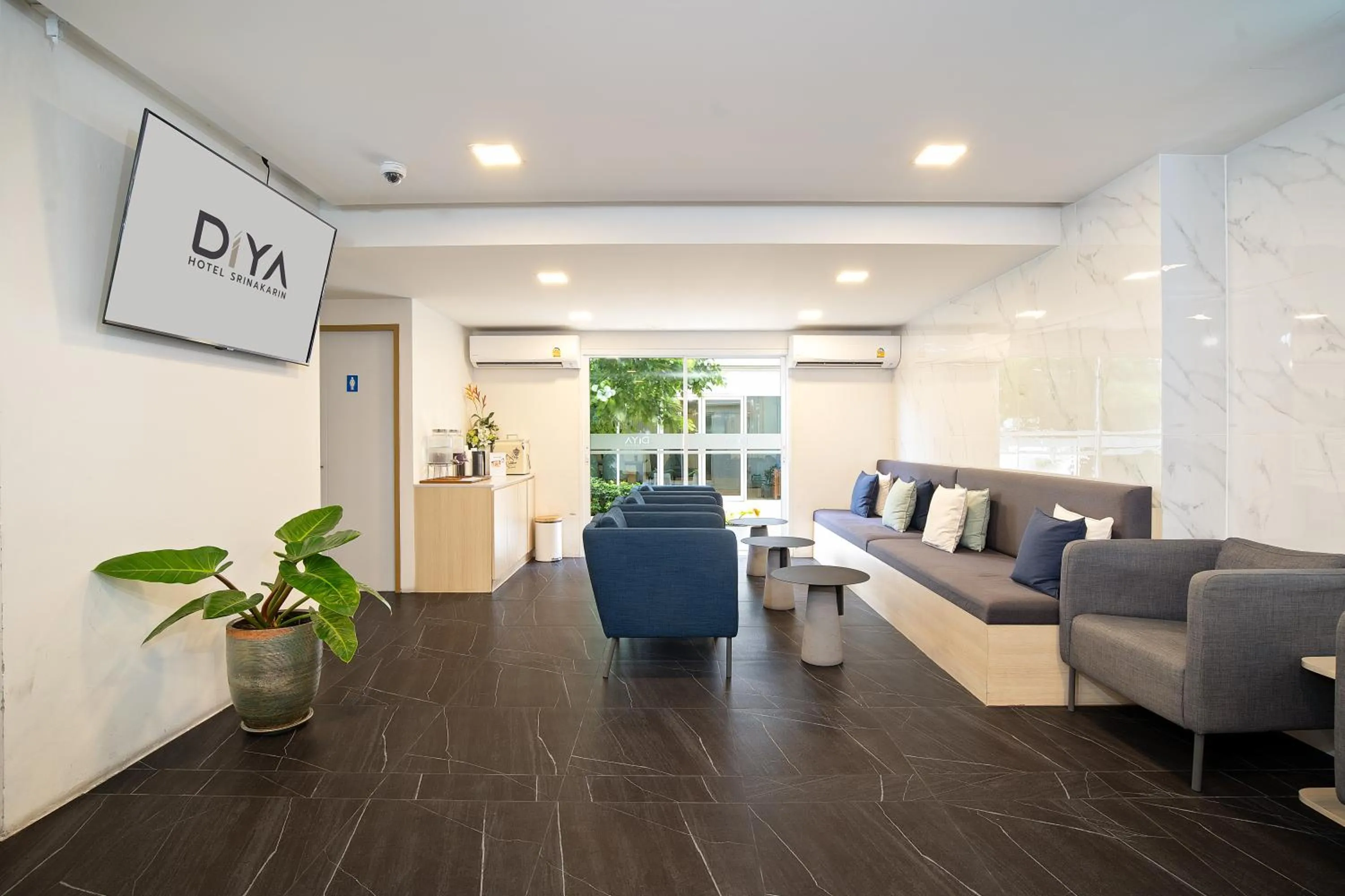 Lobby or reception in Diya Hotel Bangkok