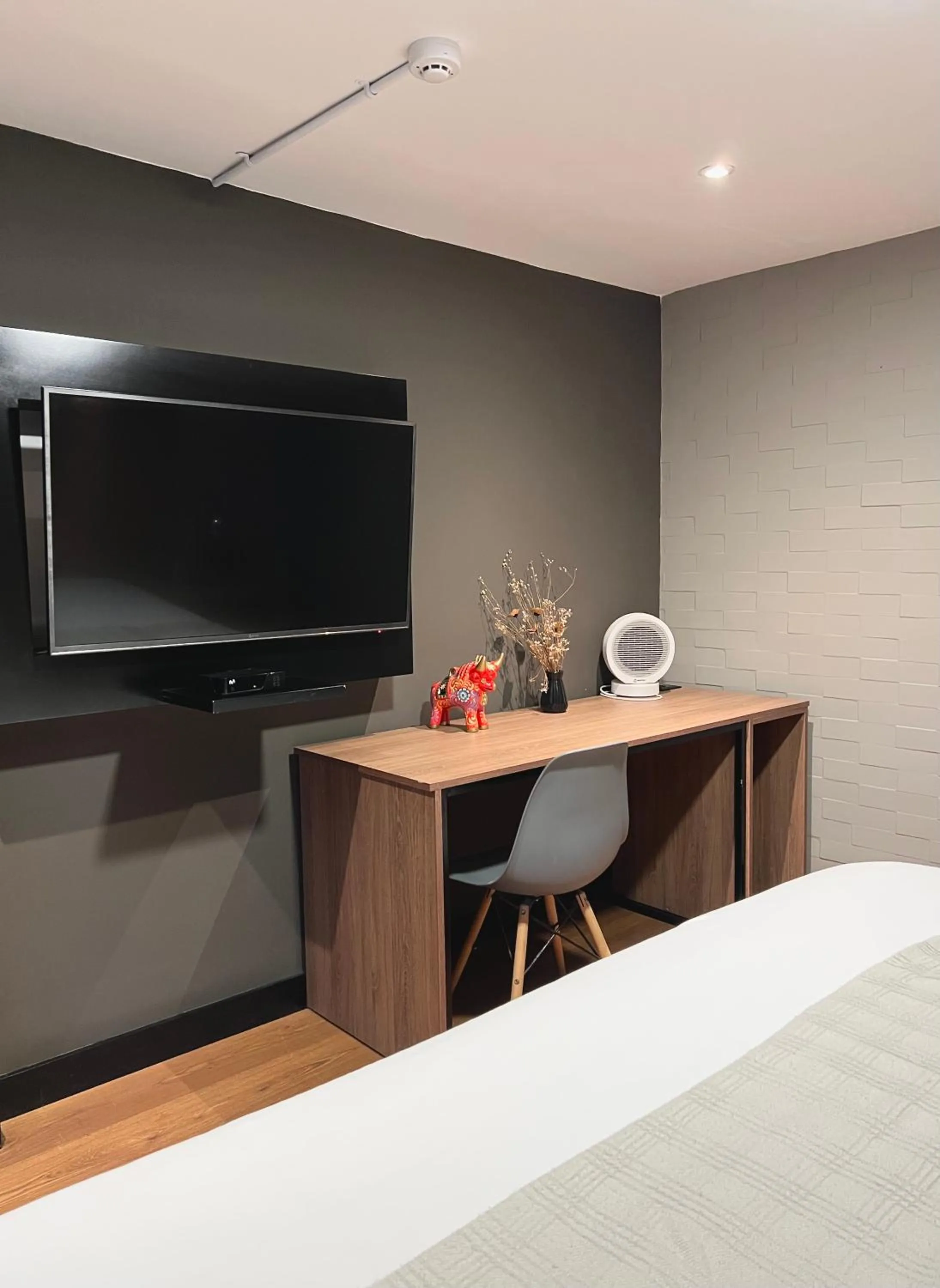 TV and multimedia, Bed in The Lot Boutique