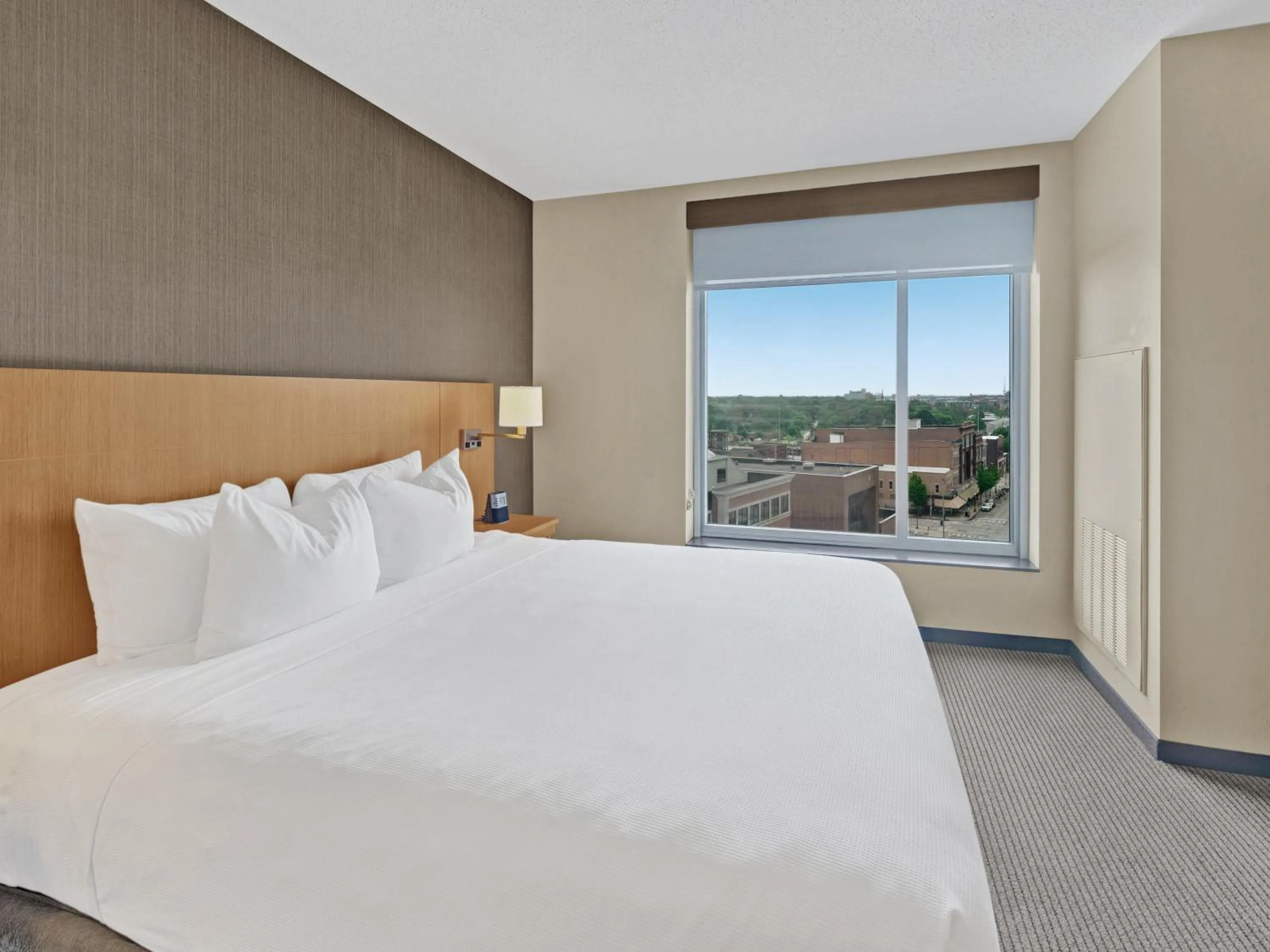 Bed in Hyatt Place Champaign/Urbana