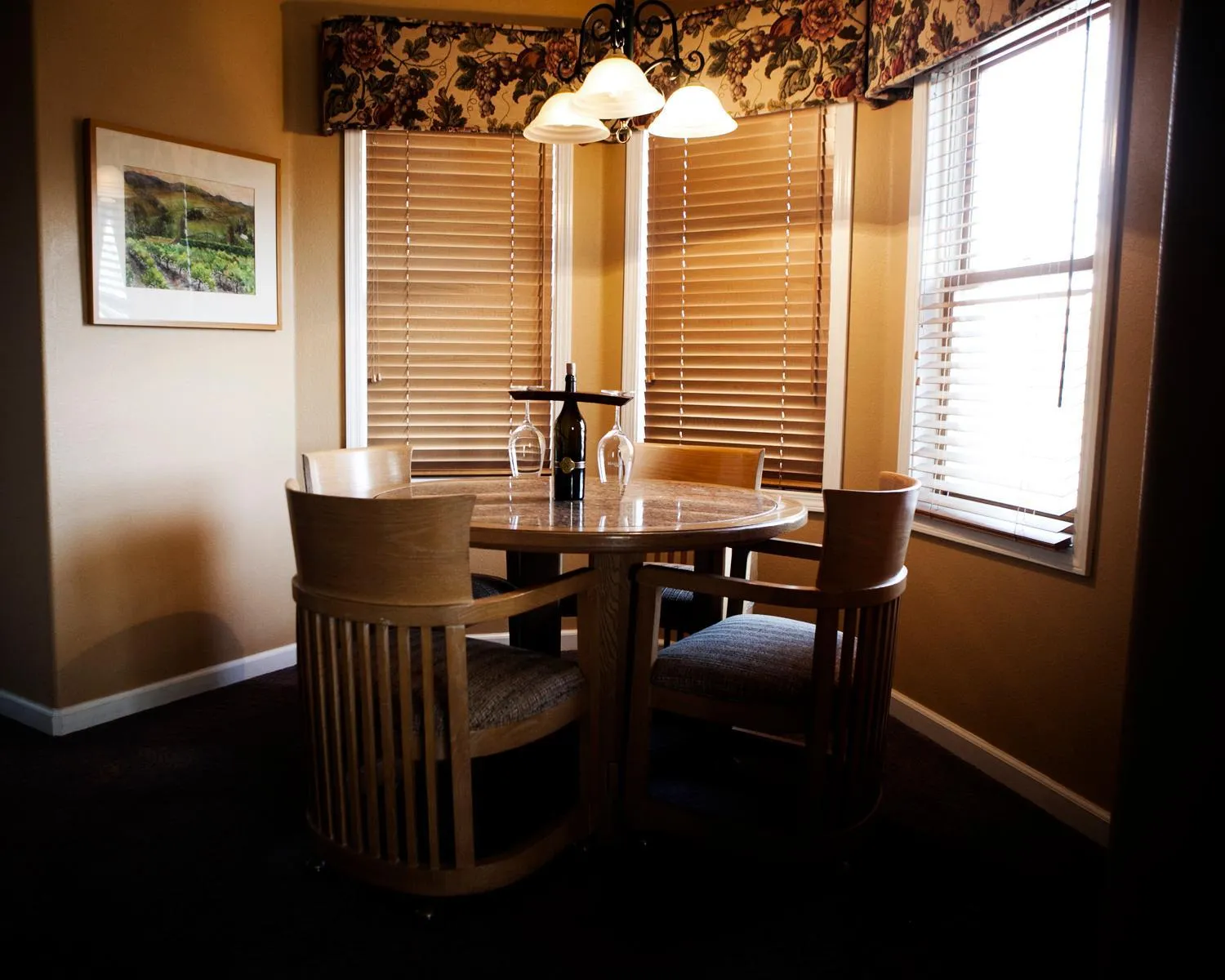 Dining area in Purple Orchid Resort & Spa