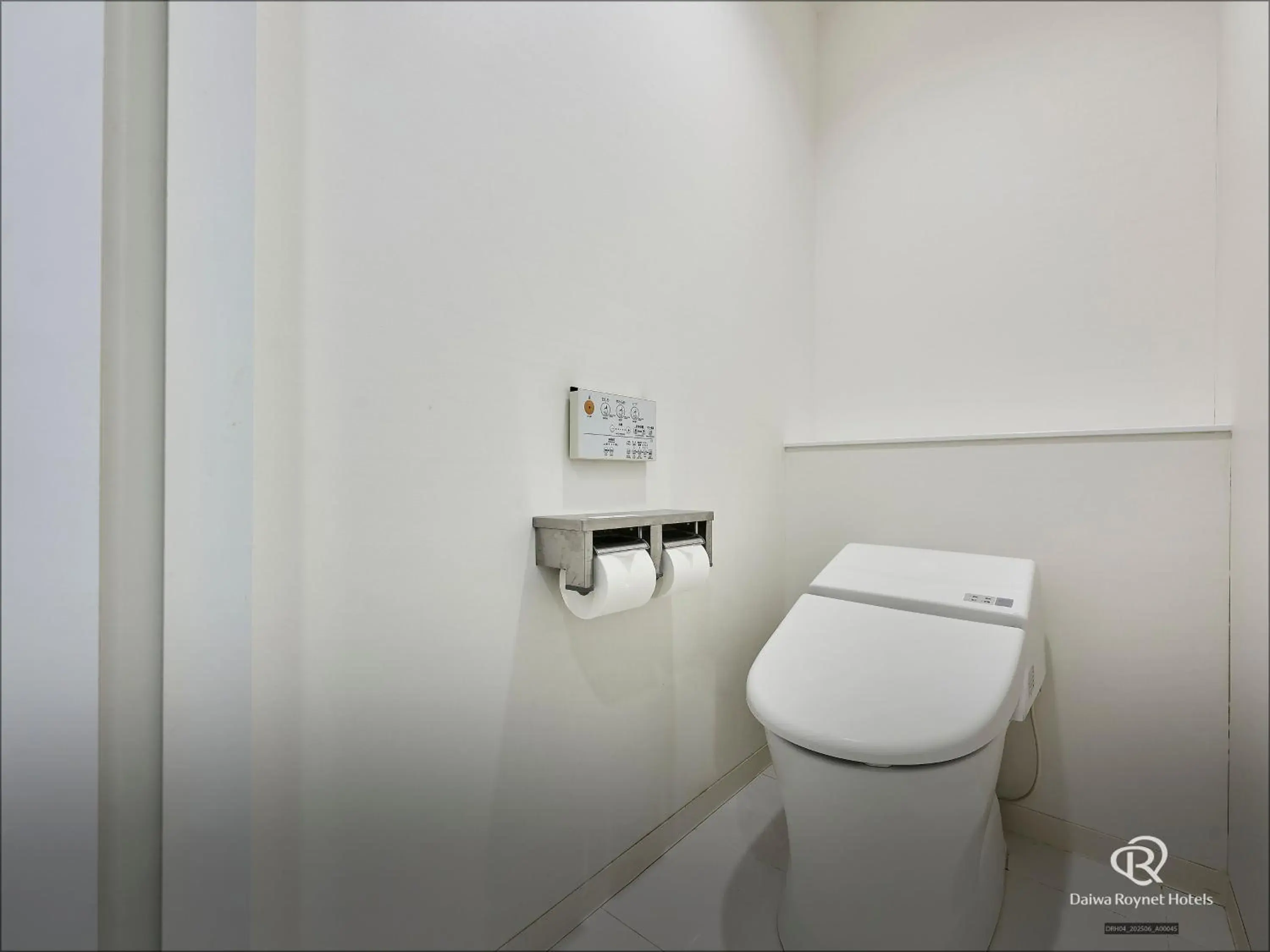 Standard Twin Room - Non-Smoking in Daiwa Roynet Hotel Numazu Standard Twin Room - Non-Smoking in Daiwa Roynet Hotel Numazu