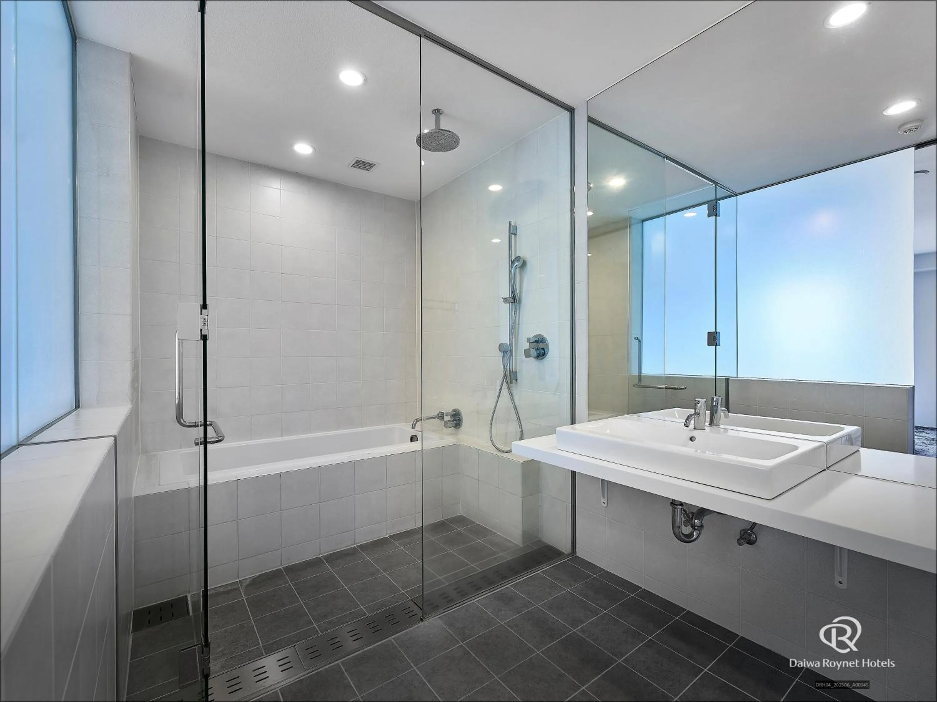 Bathroom in Daiwa Roynet Hotel Numazu