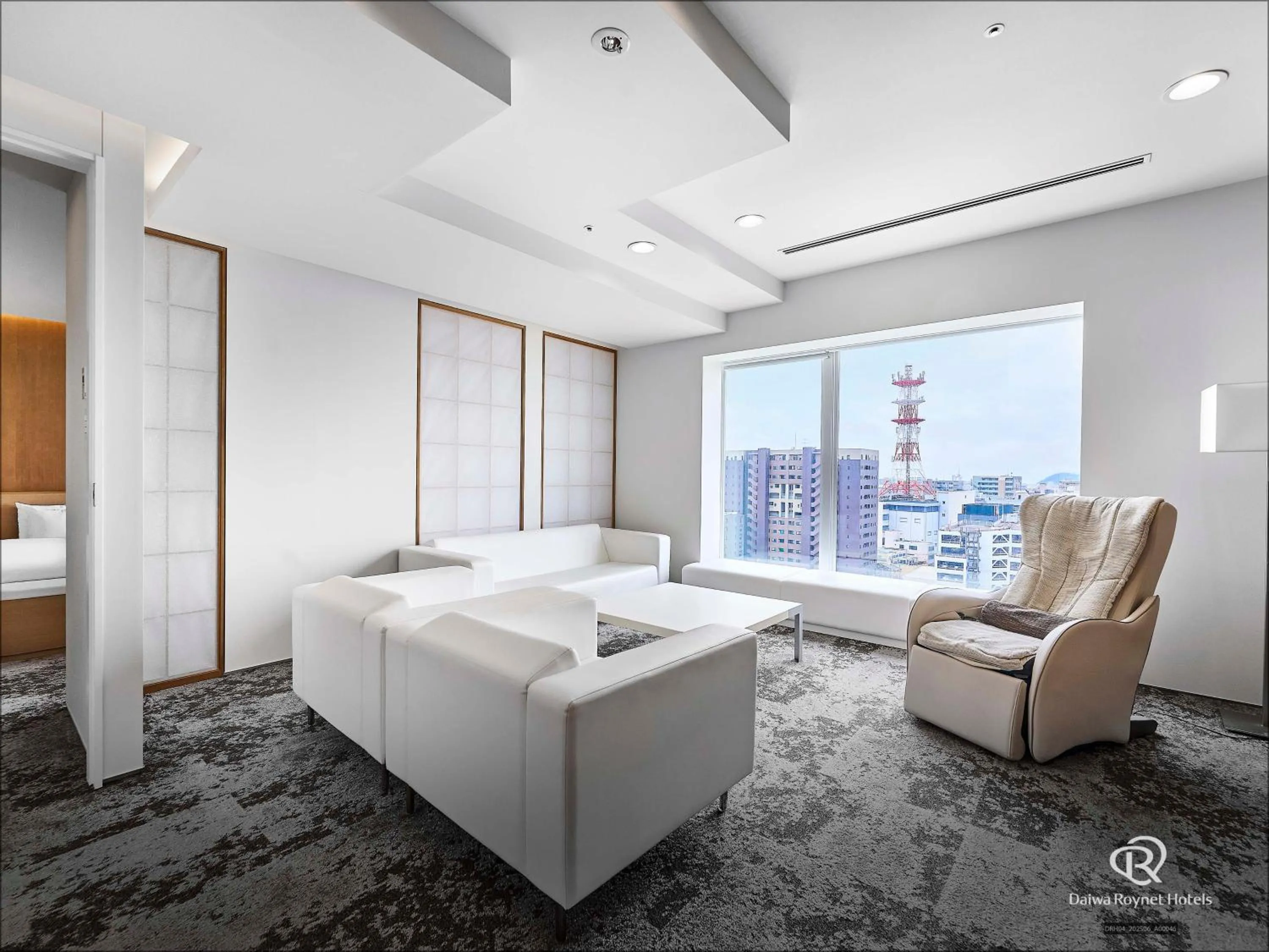 Photo of the whole room, Bed in Daiwa Roynet Hotel Numazu