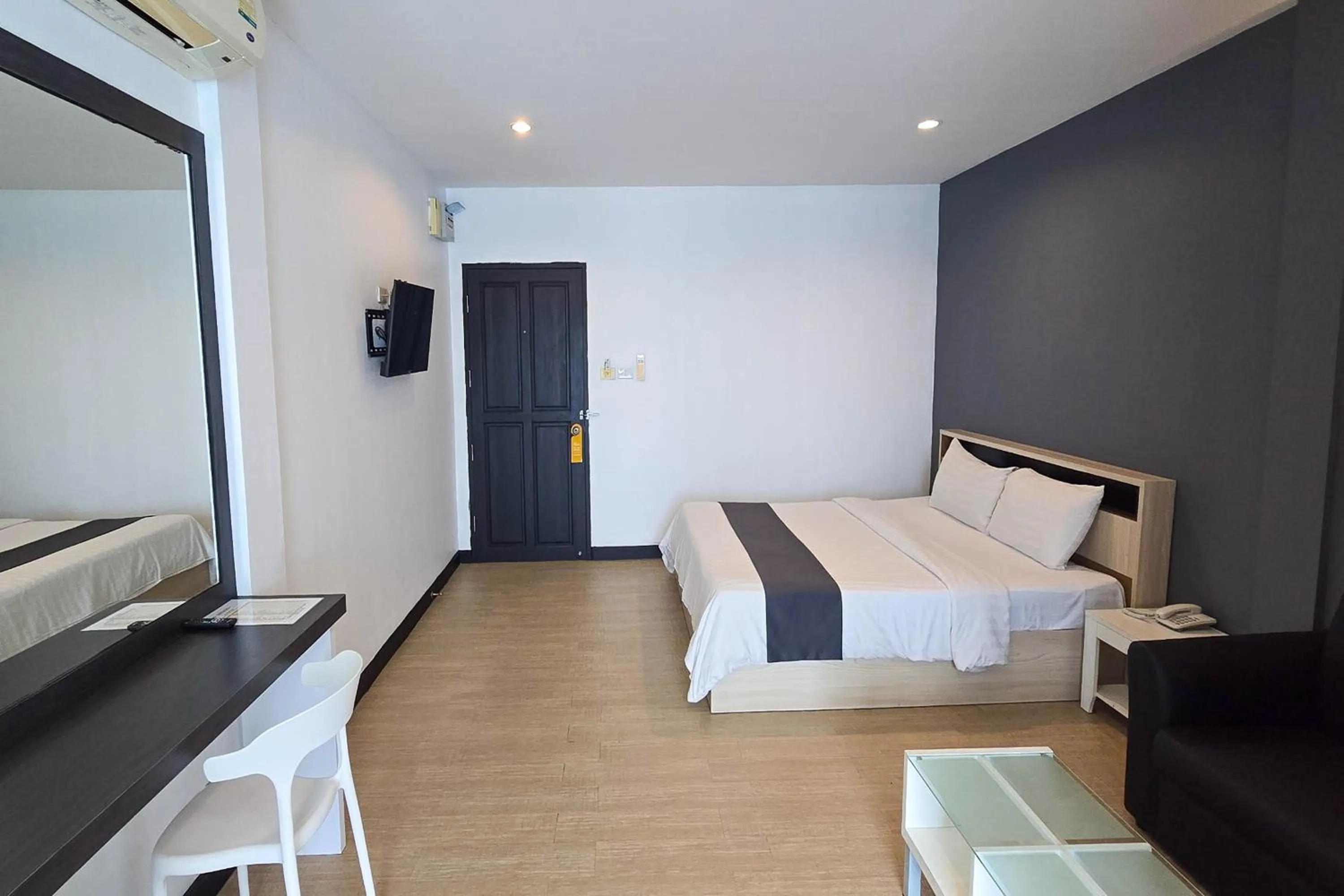 Bed in Le Nara Residence