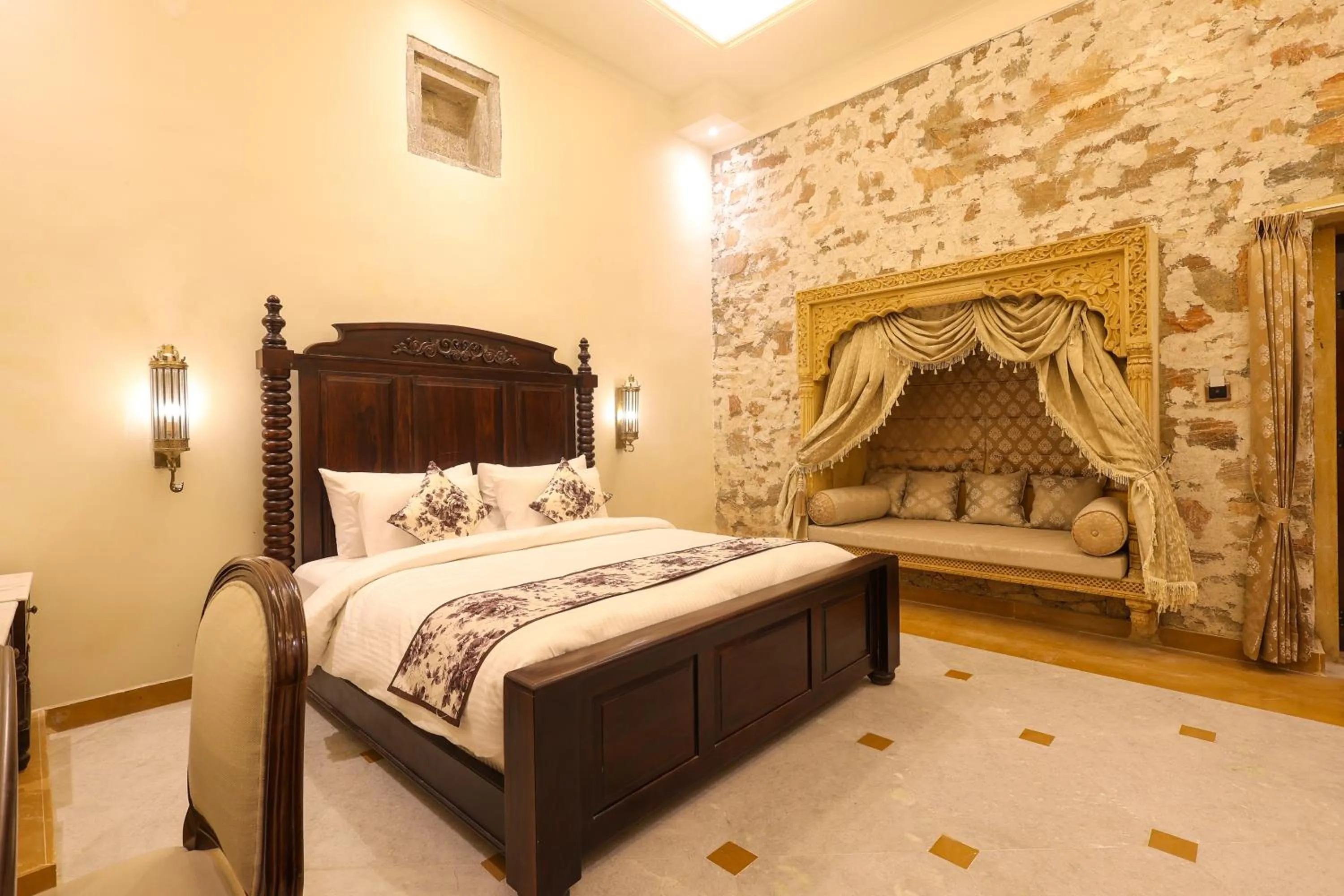 Bed in Fort Dadhikar, Alwar