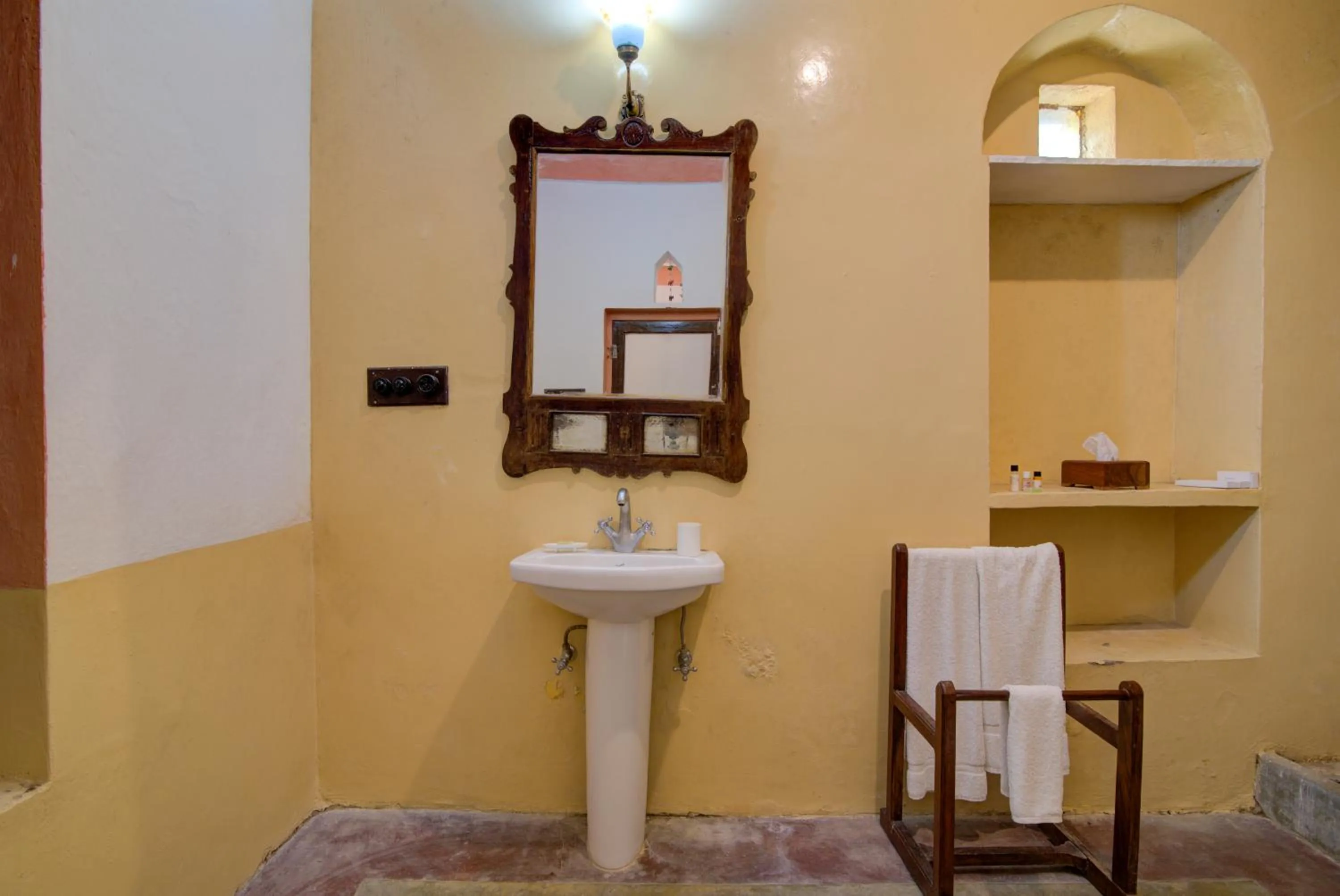 Bathroom in Fort Dadhikar, Alwar