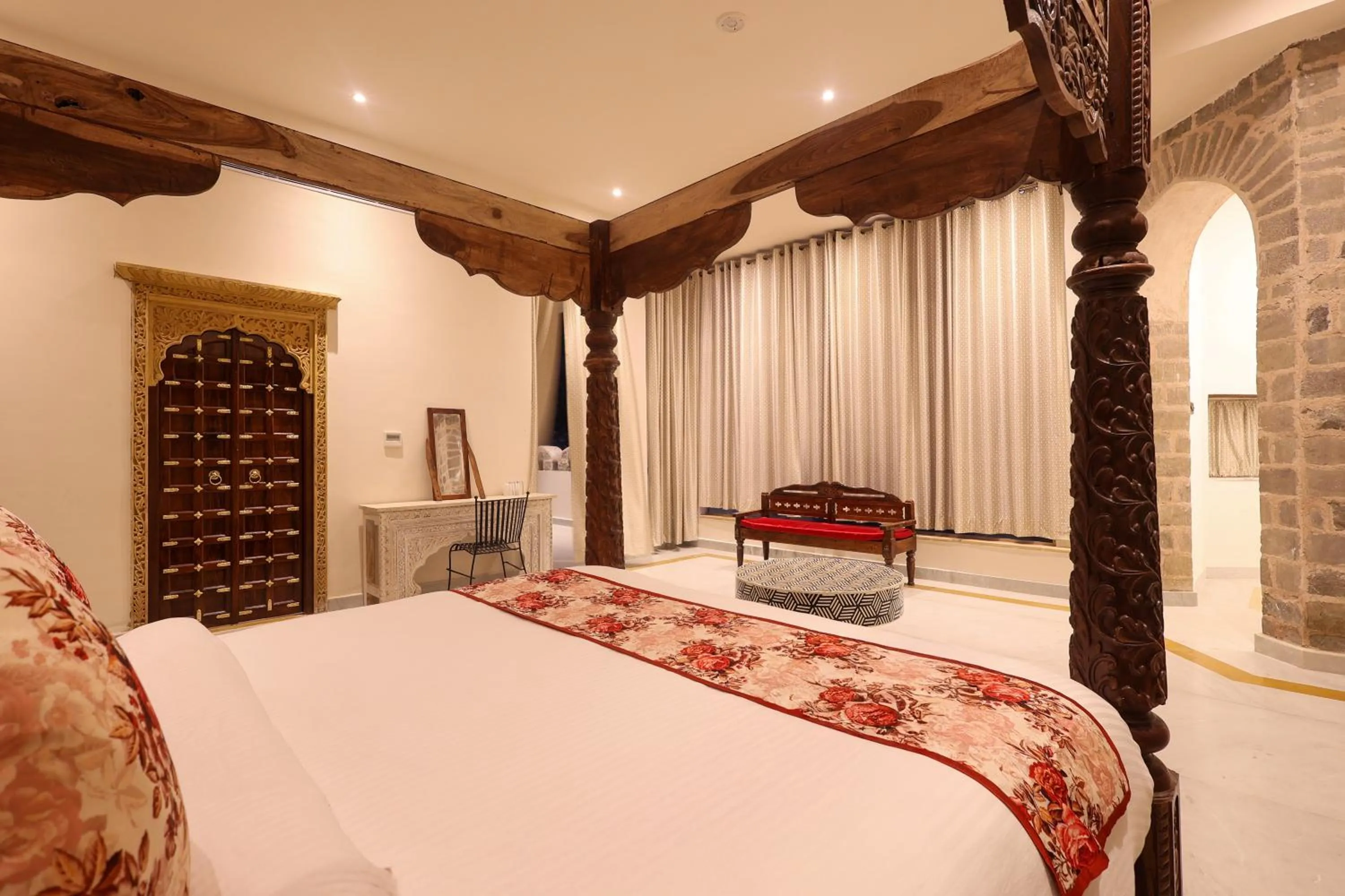 Bed in Fort Dadhikar, Alwar