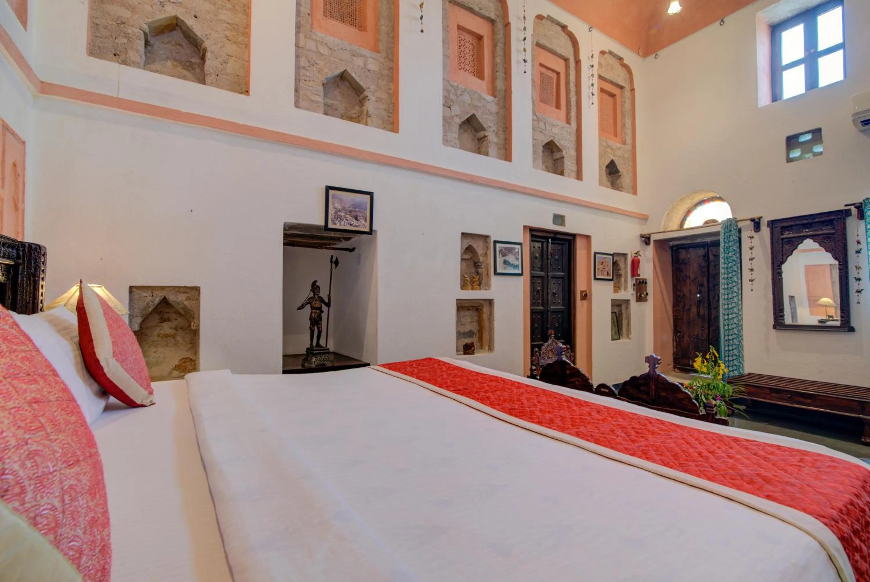 Bed in Fort Dadhikar, Alwar
