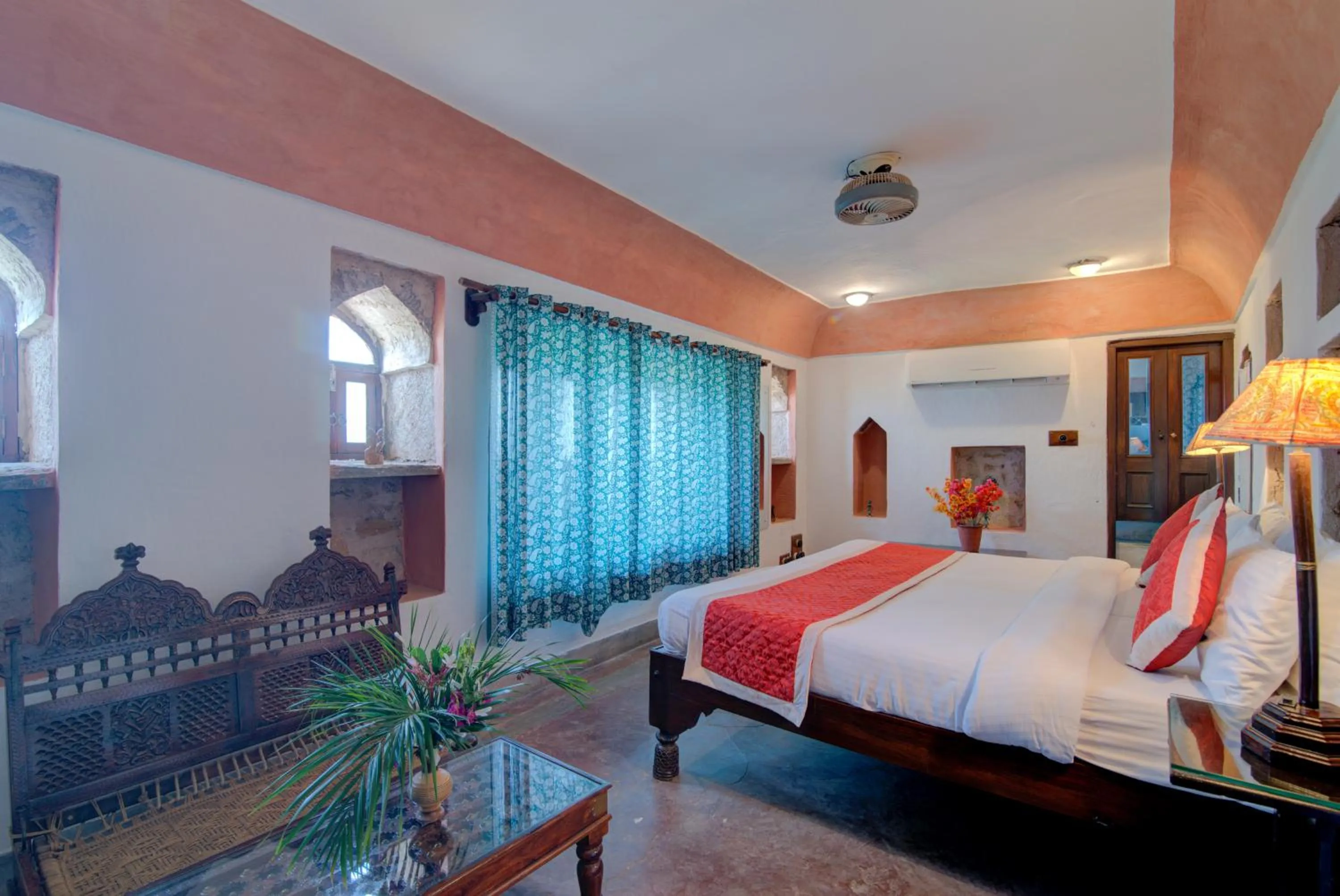 Bed in Fort Dadhikar, Alwar