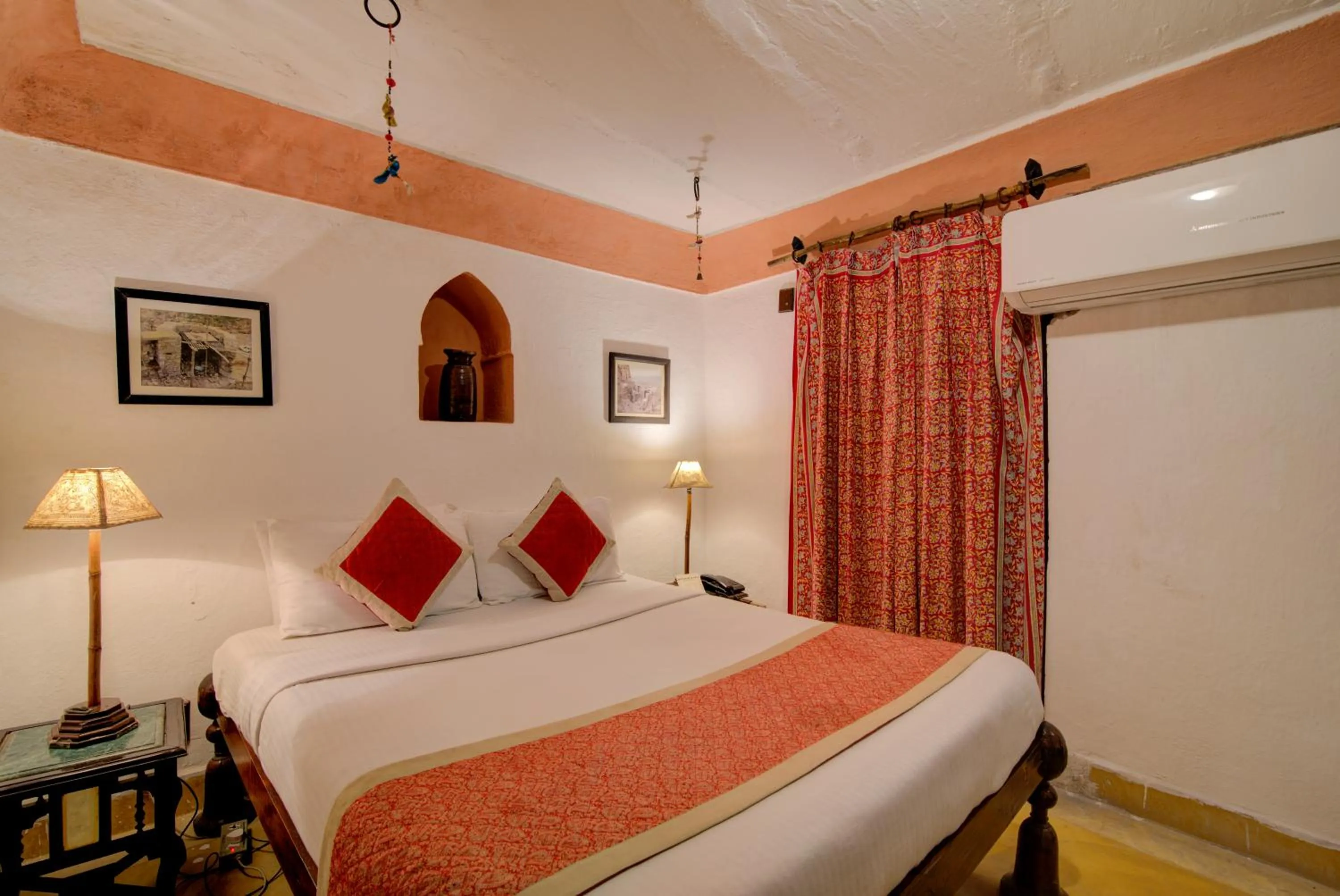 Bed in Fort Dadhikar, Alwar