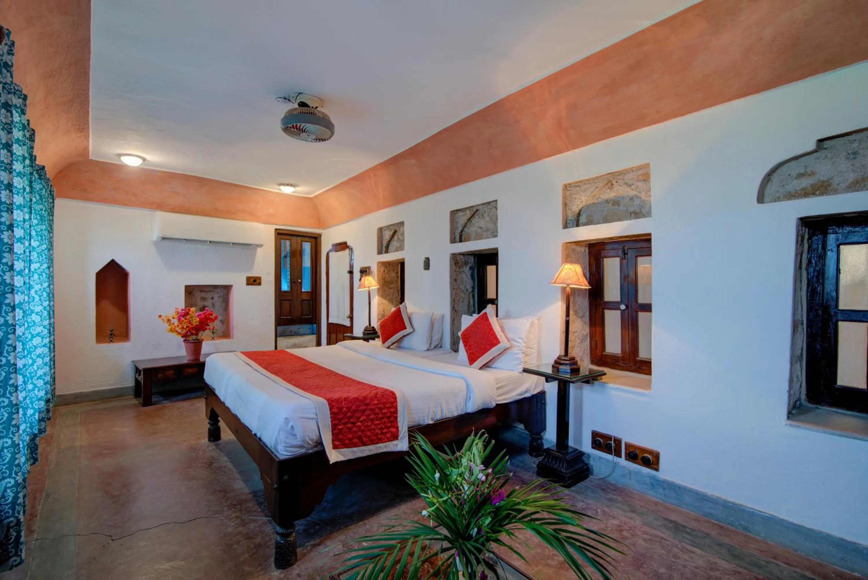 Bed in Fort Dadhikar, Alwar