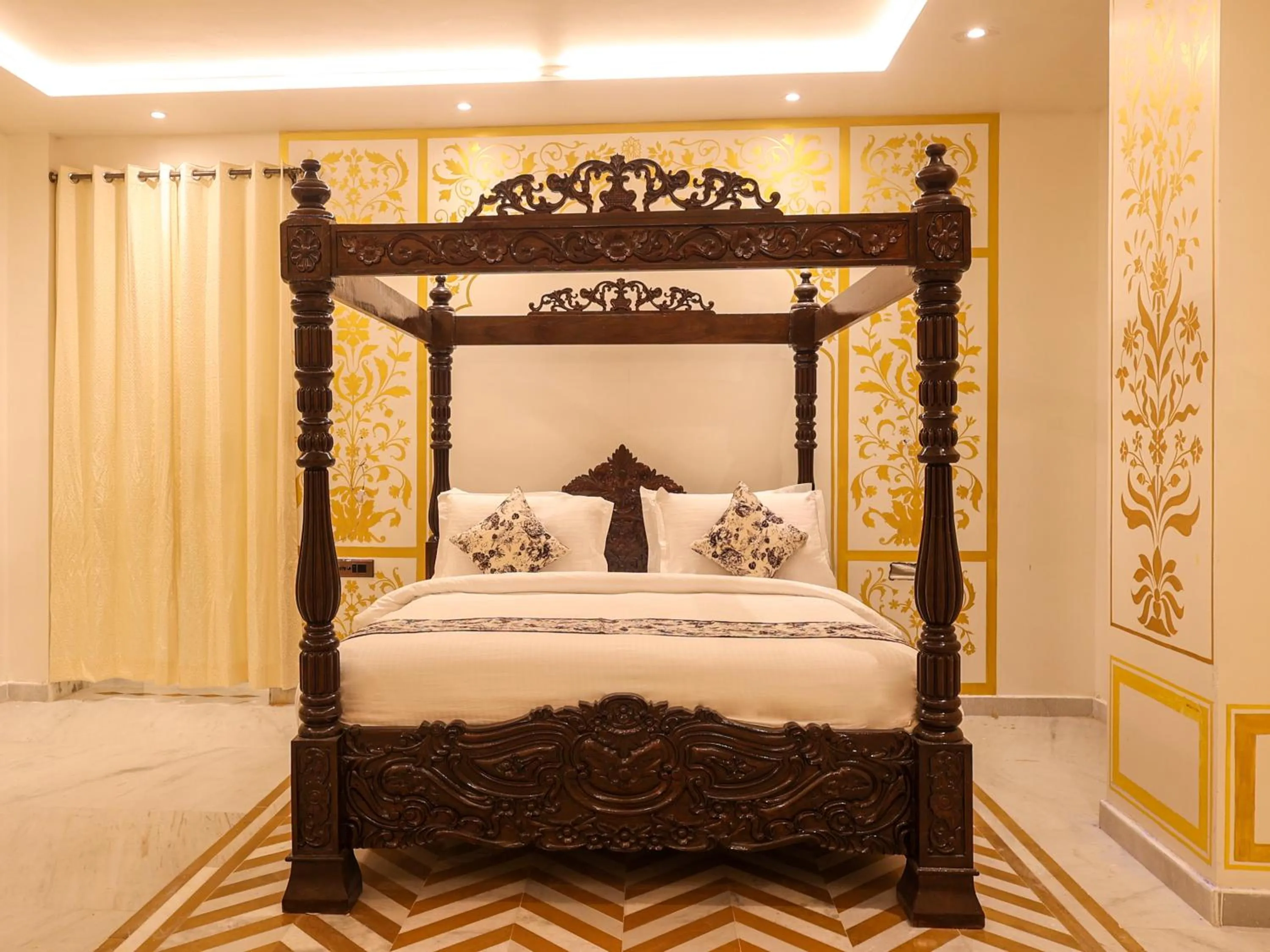 Bed in Fort Dadhikar, Alwar