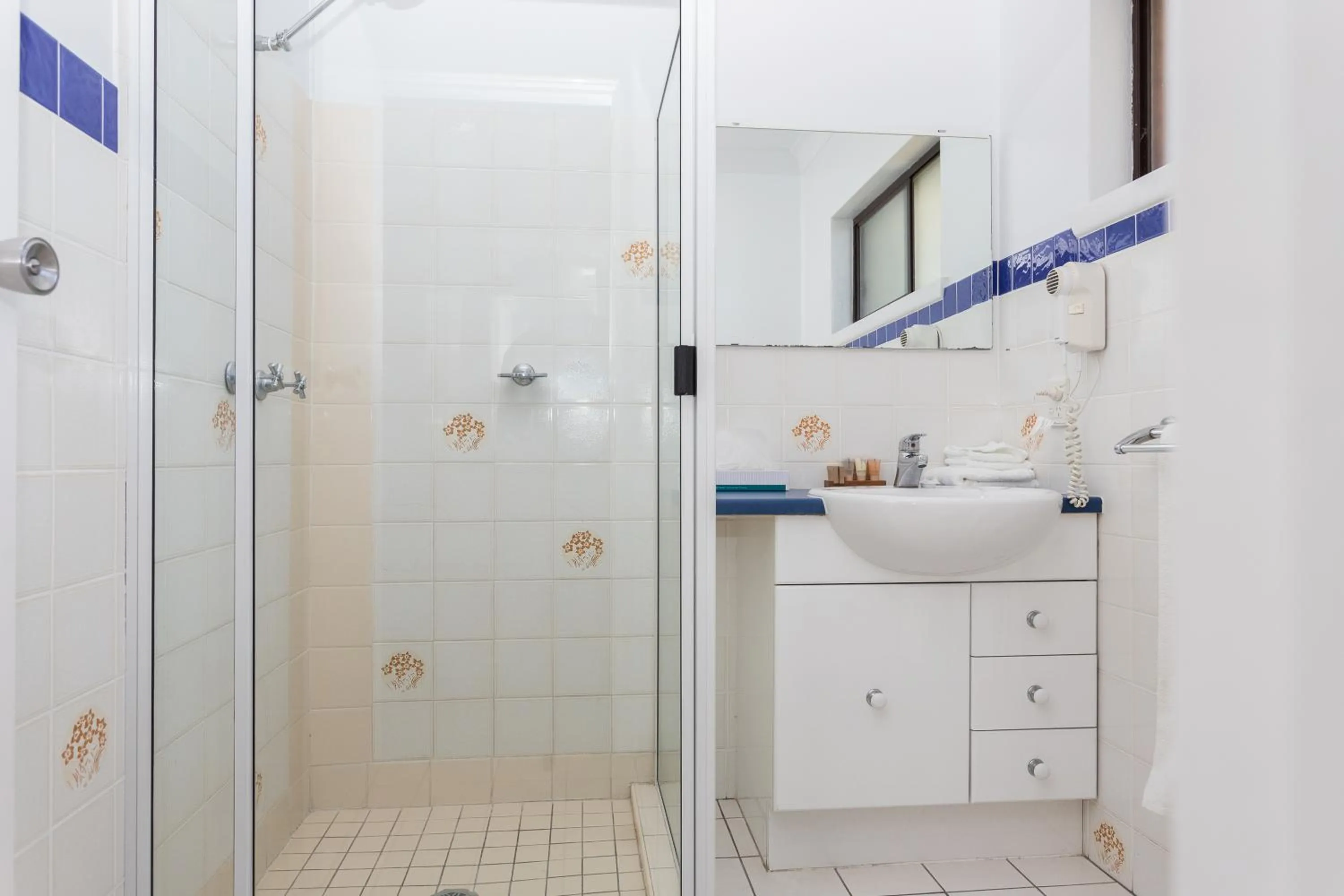 Shower in West End Motor Lodge