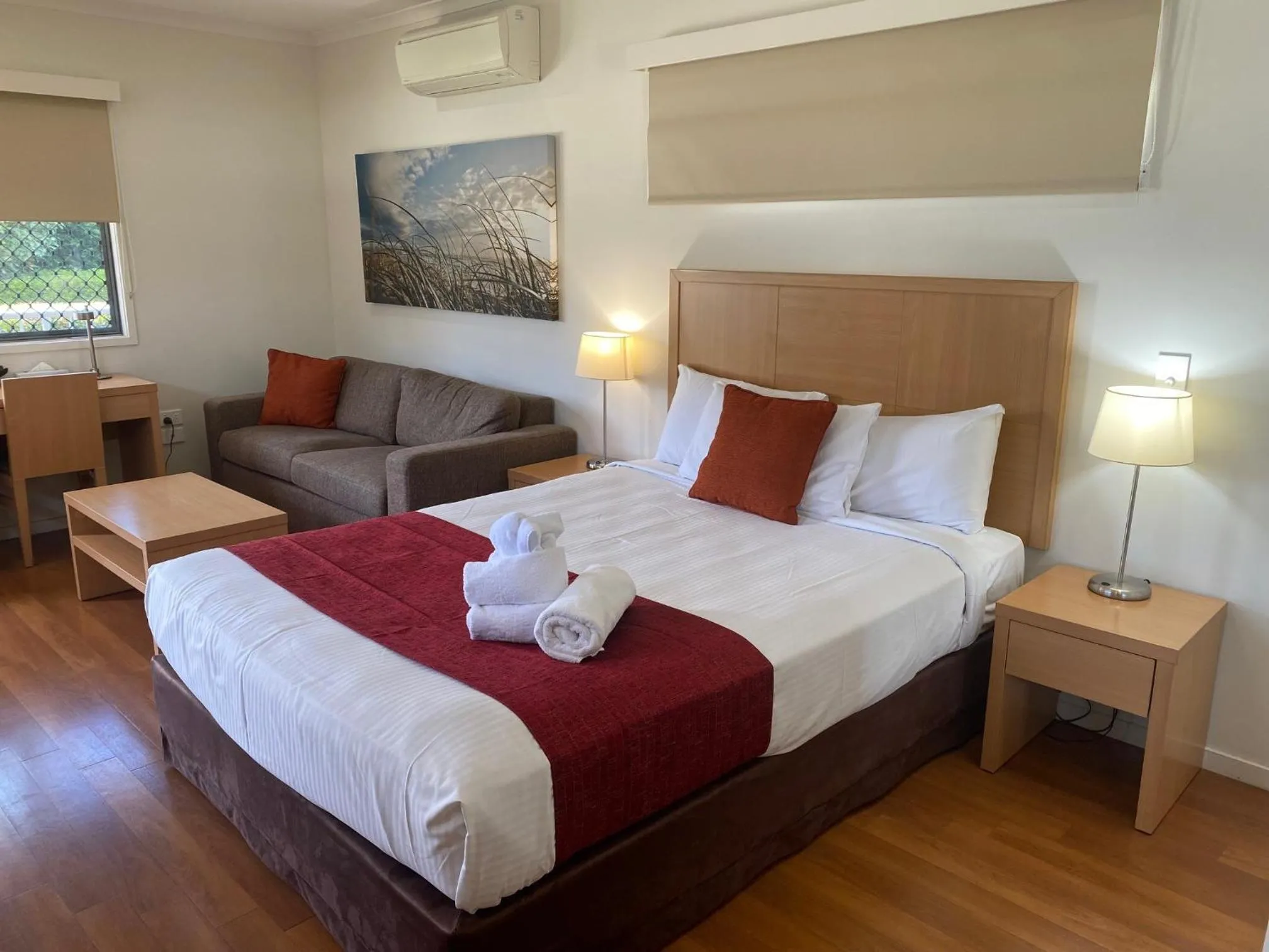 Bed in Chinchilla Motor Inn