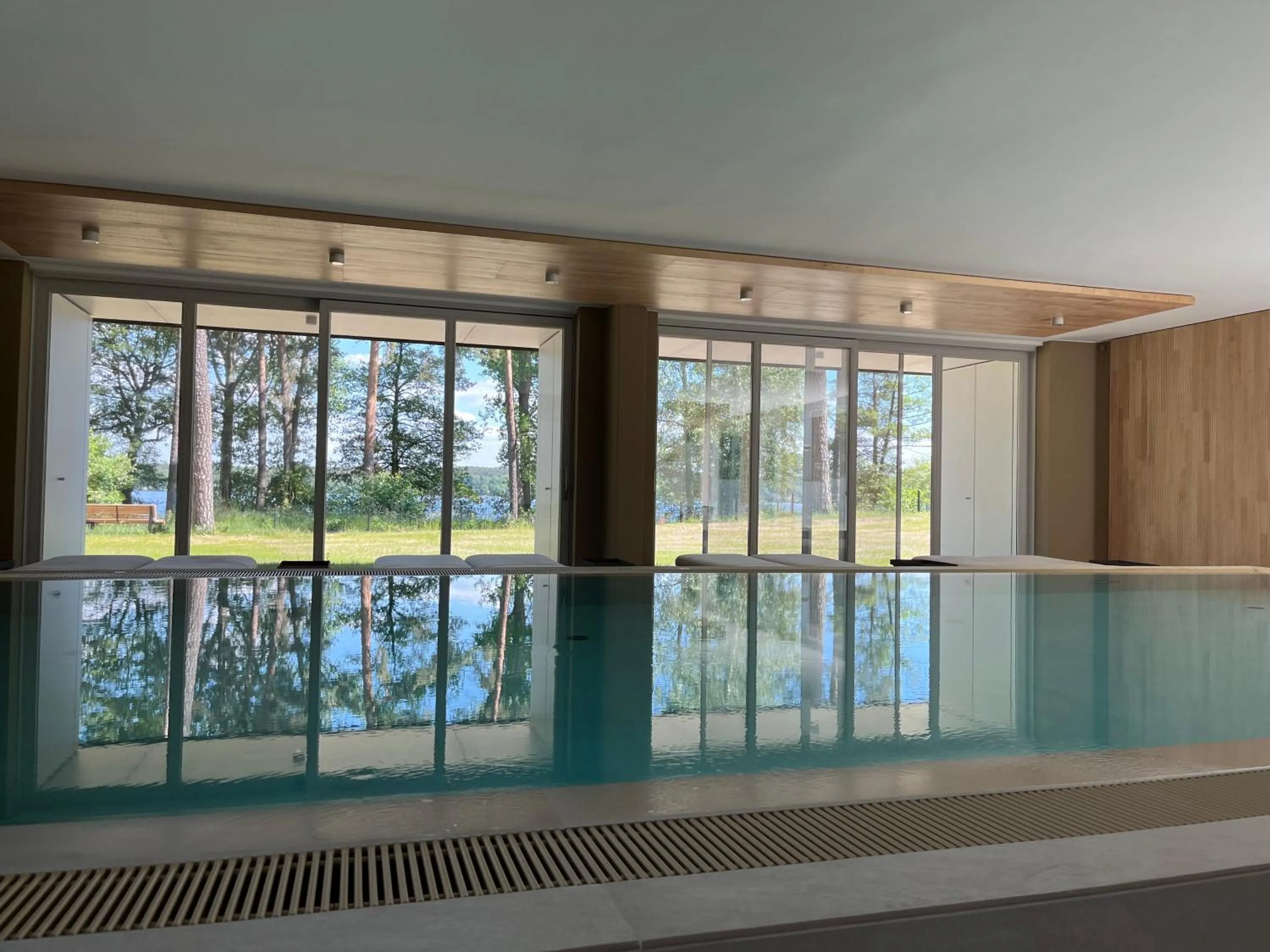 My Marina Apartment mit Pool und Sauna am See
