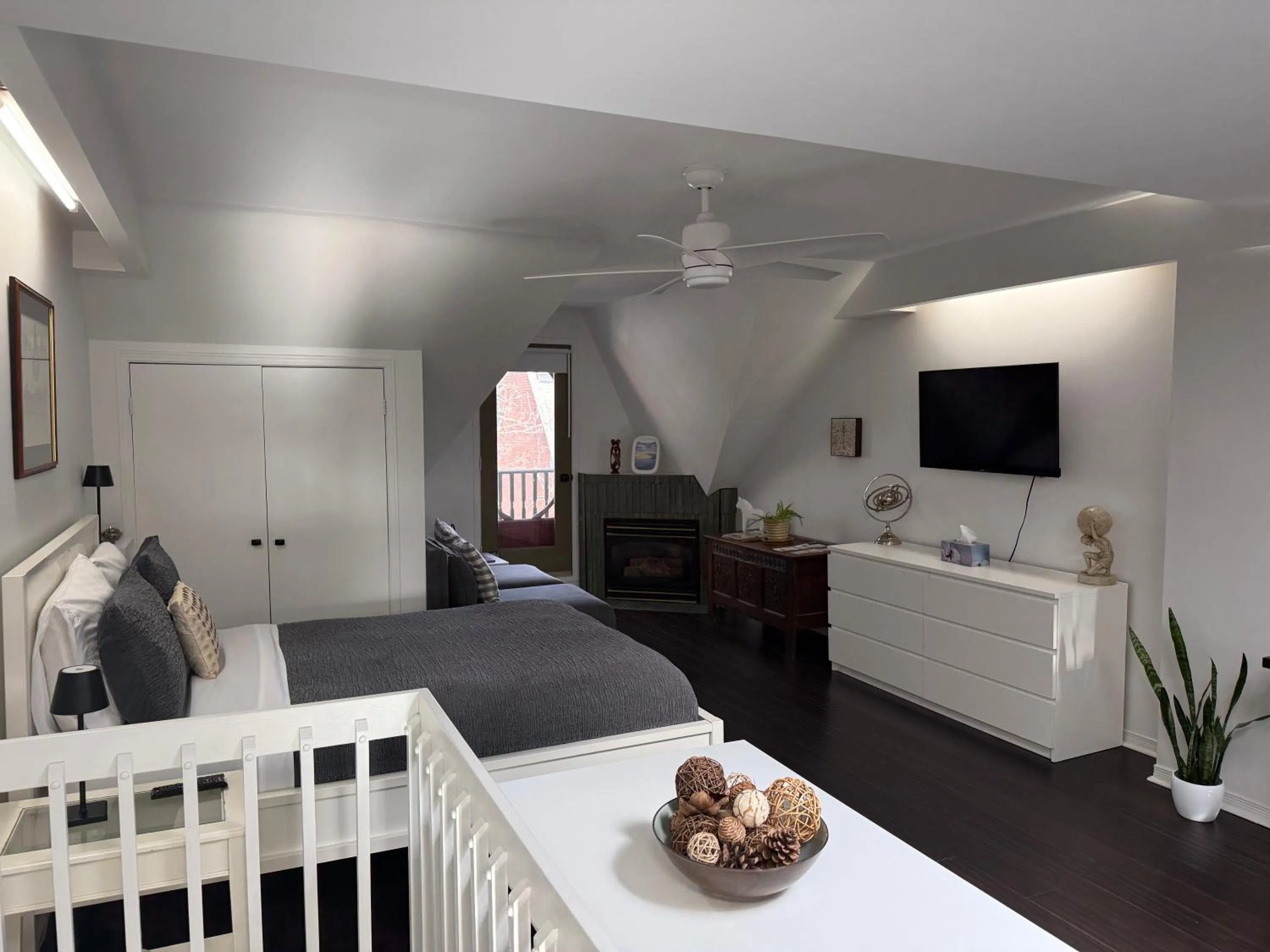 Bright, Private, Peaceful Suite with Retail Conveniences Steps Away