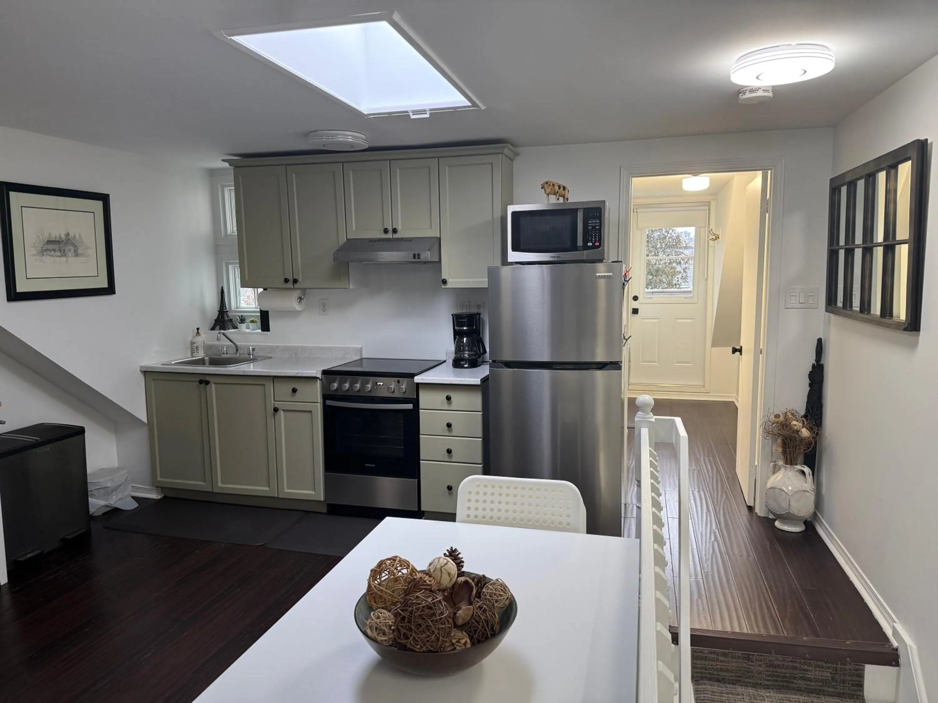 Bright, Private, Peaceful Suite with Retail Conveniences Steps Away