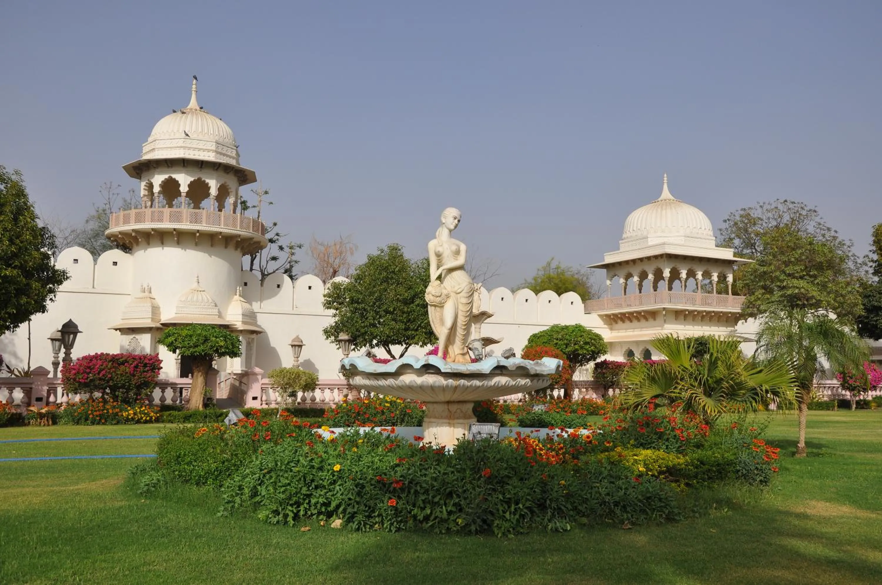 Garden in Shiv Vilas Resort