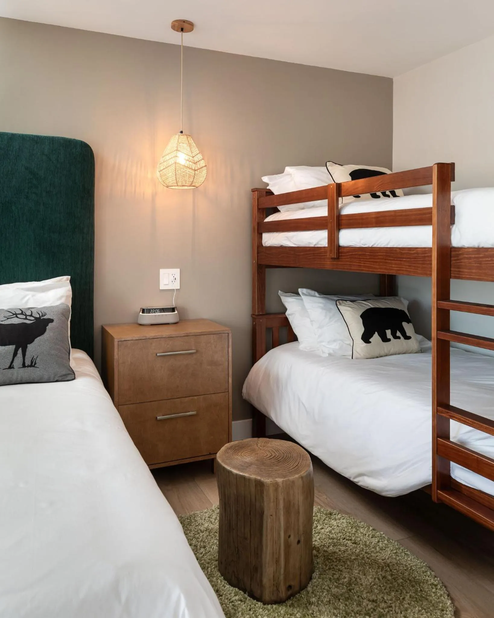 Bed in California Inn