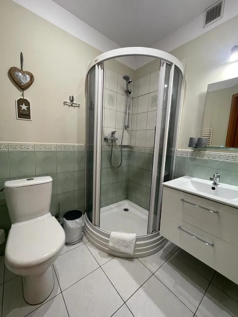 Villa Regina - Spokojna okolica - 100 metrów od lasu - blisko szpitala