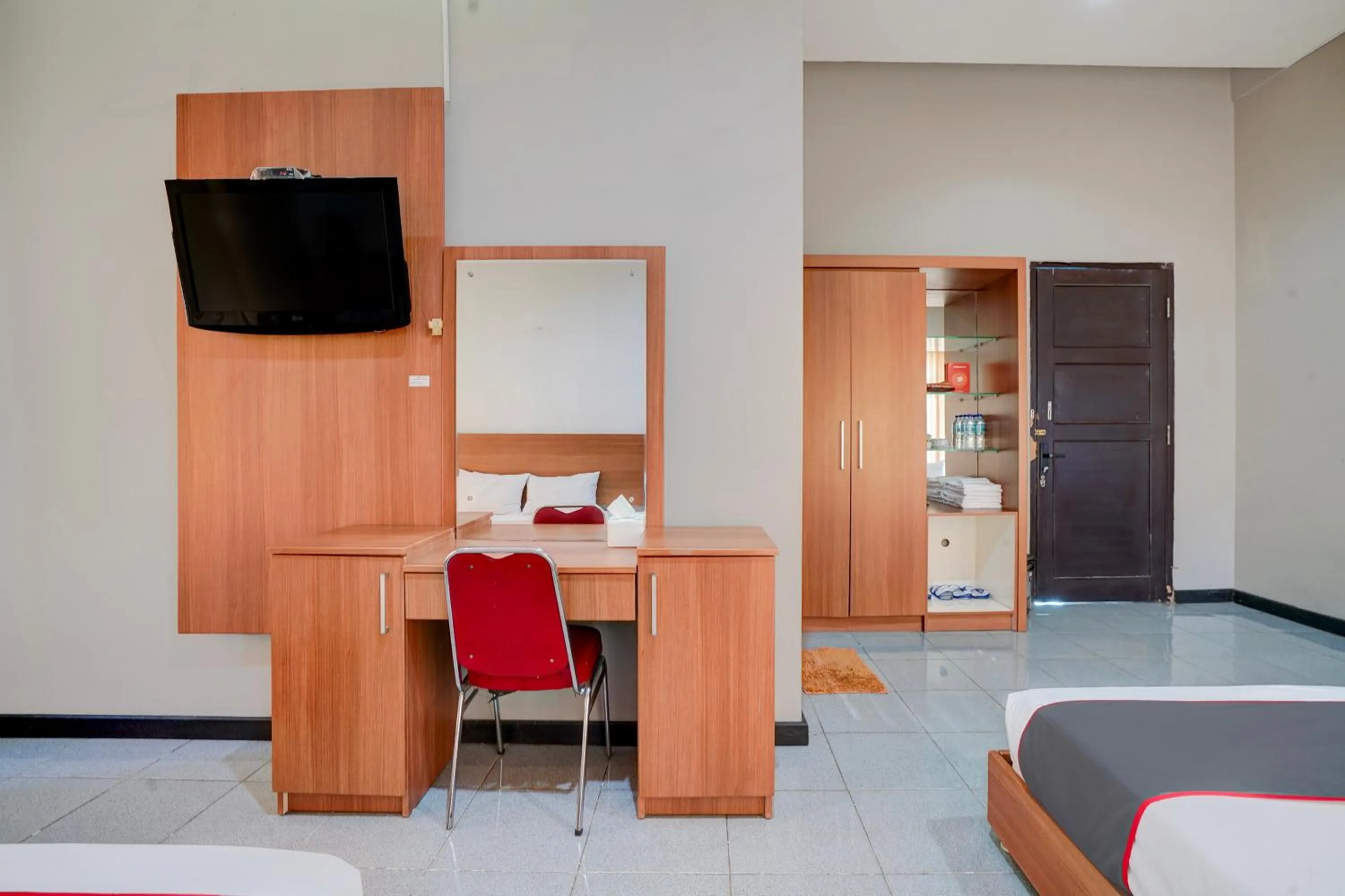 Bed in Collection O Padang near Mesjid Raya Syekh Ahmad Al-Minangkabawi formerly Hotel Surya Palace