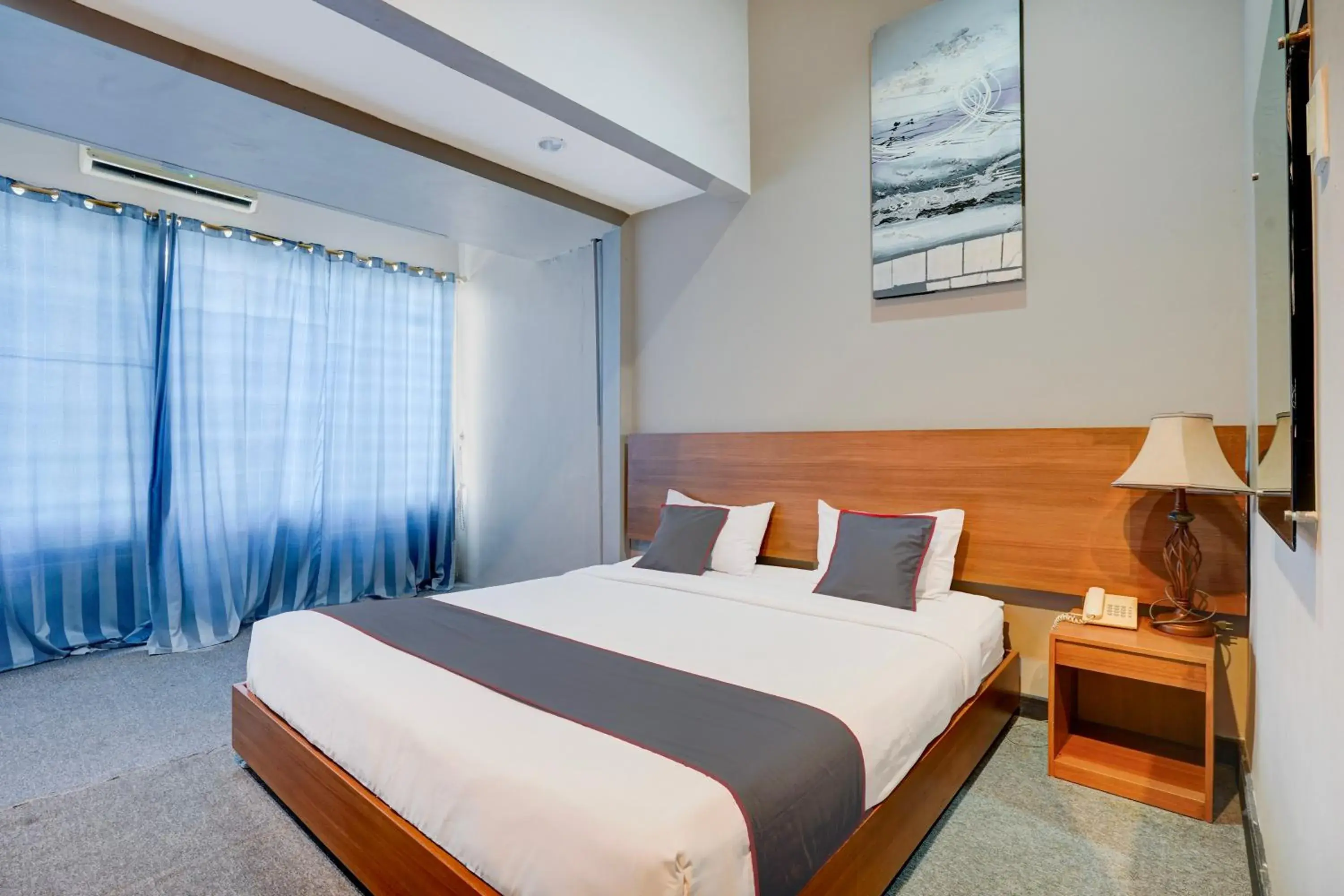 Bed in Collection O Padang near Mesjid Raya Syekh Ahmad Al-Minangkabawi formerly Hotel Surya Palace Bed in Collection O Padang near Mesjid Raya Syekh Ahmad Al-Minangkabawi formerly Hotel Surya Palace