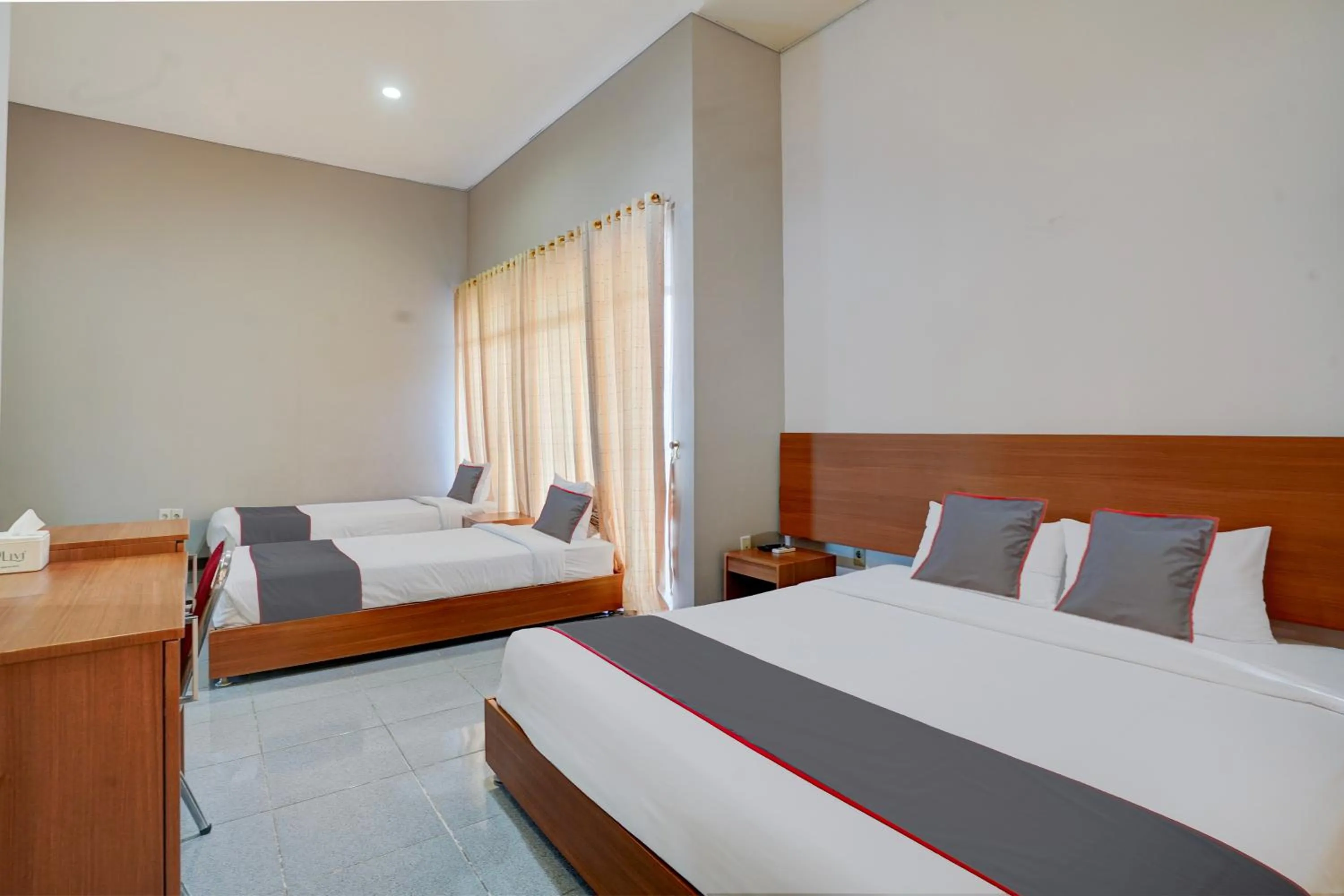 Bed in Collection O Padang near Mesjid Raya Syekh Ahmad Al-Minangkabawi formerly Hotel Surya Palace