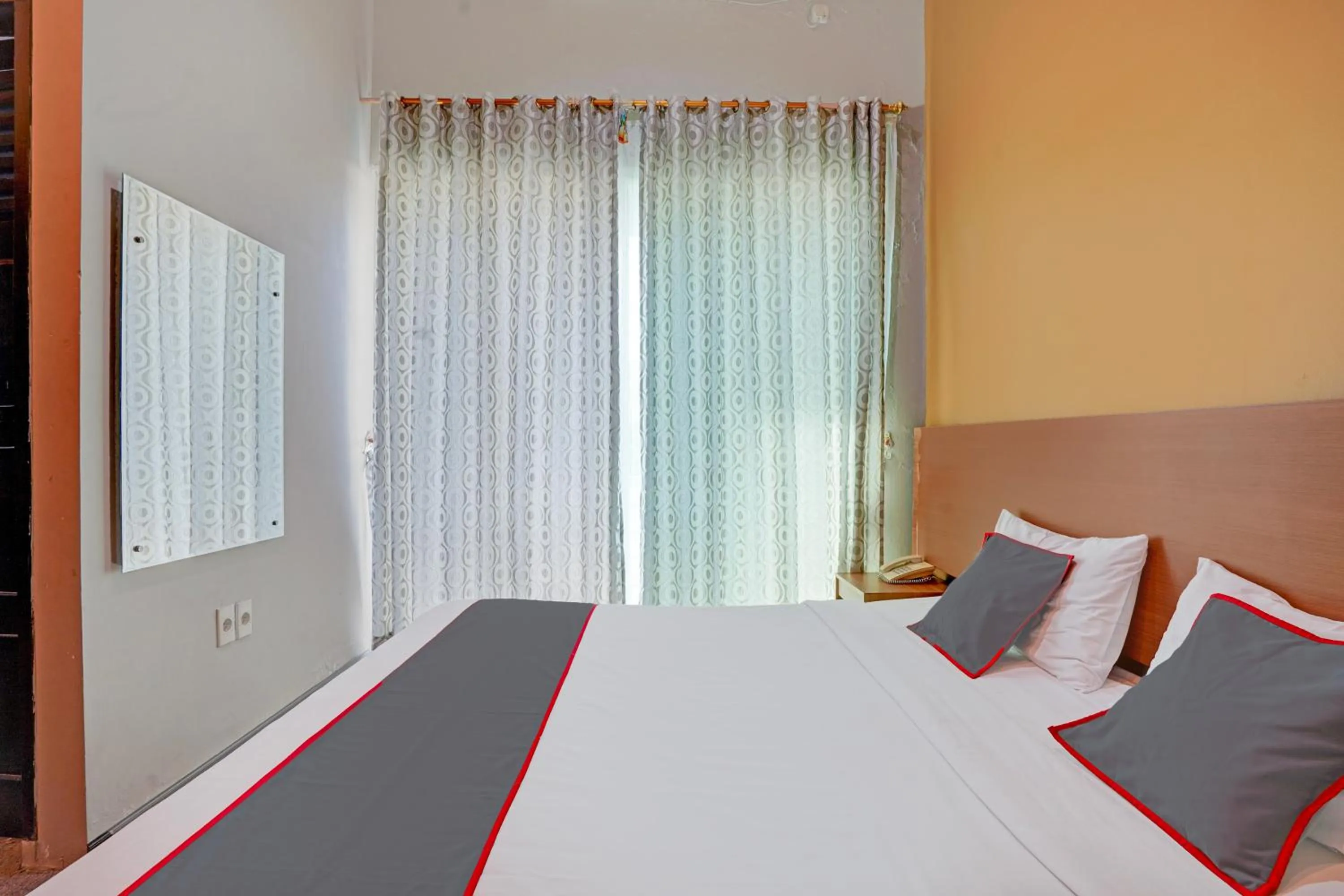 Bed in Collection O Padang near Mesjid Raya Syekh Ahmad Al-Minangkabawi formerly Hotel Surya Palace