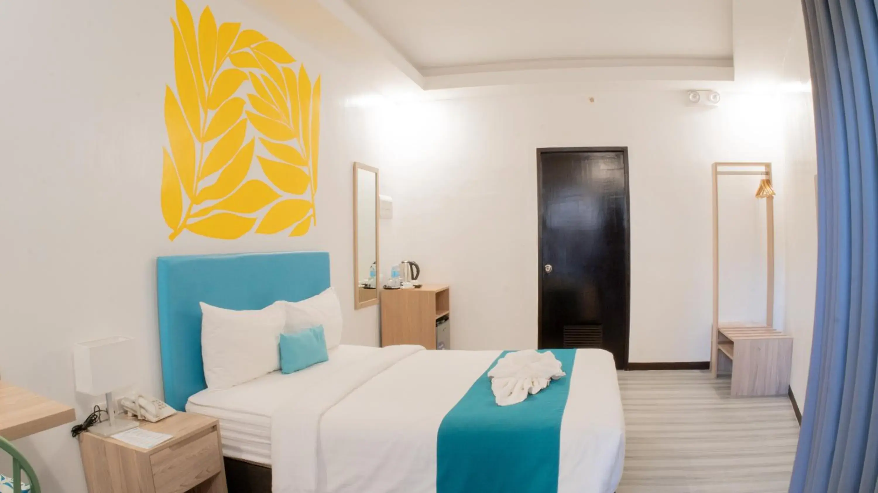 Standard Queen Room in Boracay Sea View Hotel Standard Queen Room in Boracay Sea View Hotel