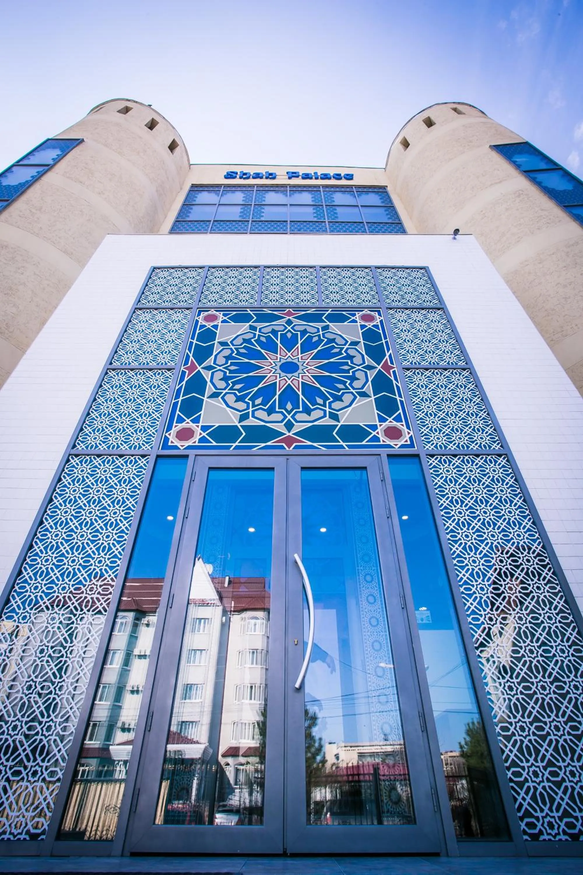 Facade/entrance in Shah Palace Hotel