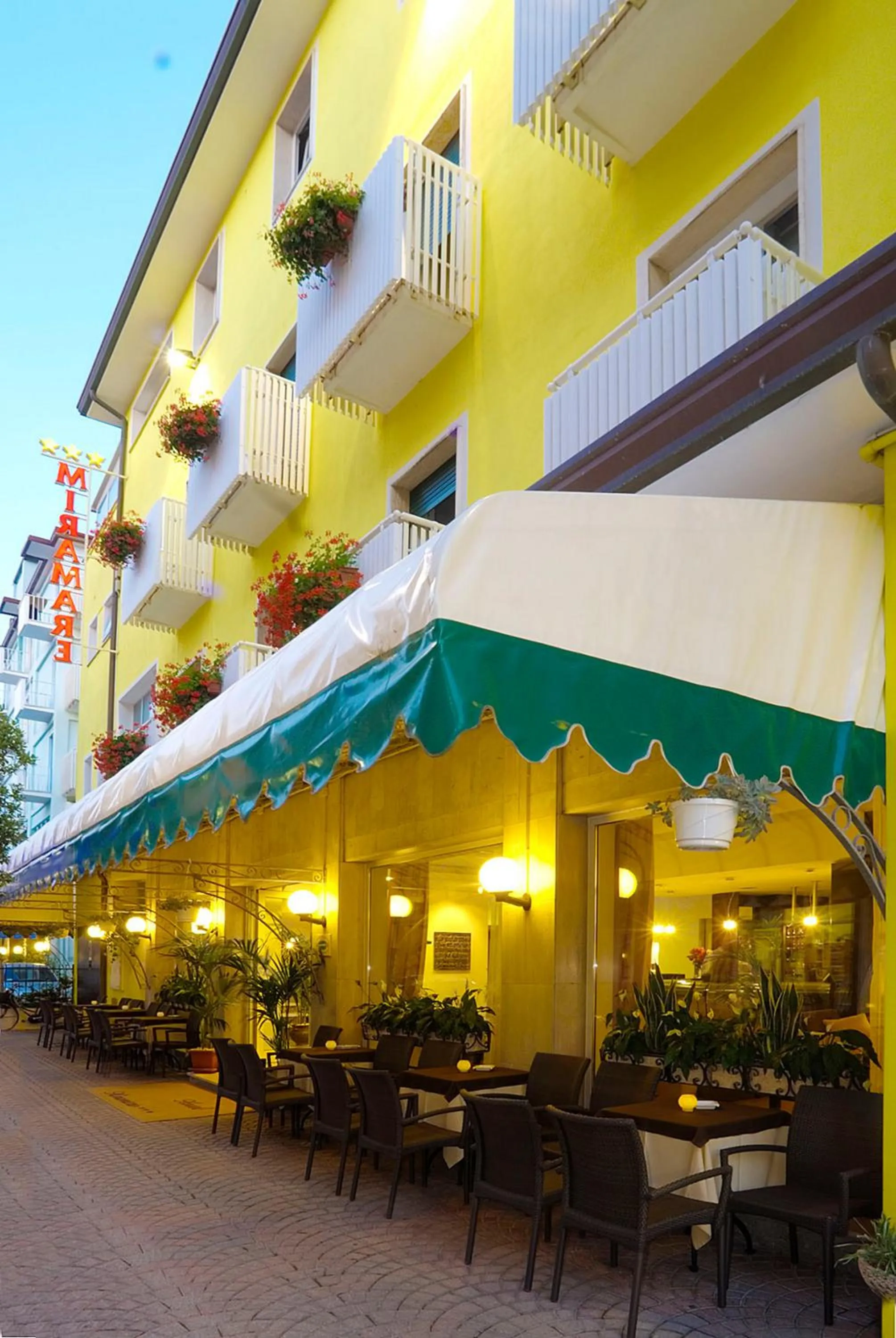 Facade/entrance in Hotel Miramare
