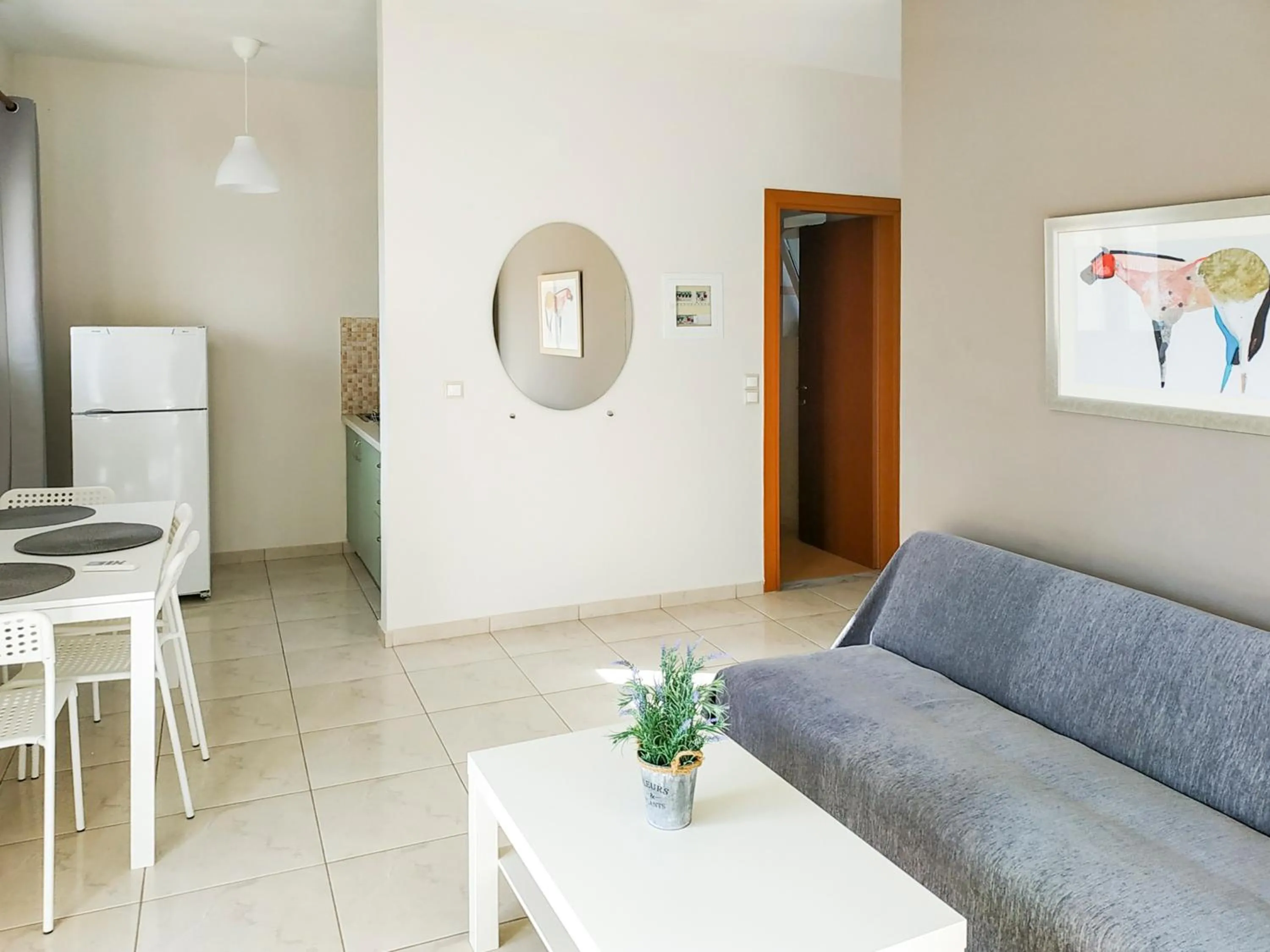 Pasithea apts