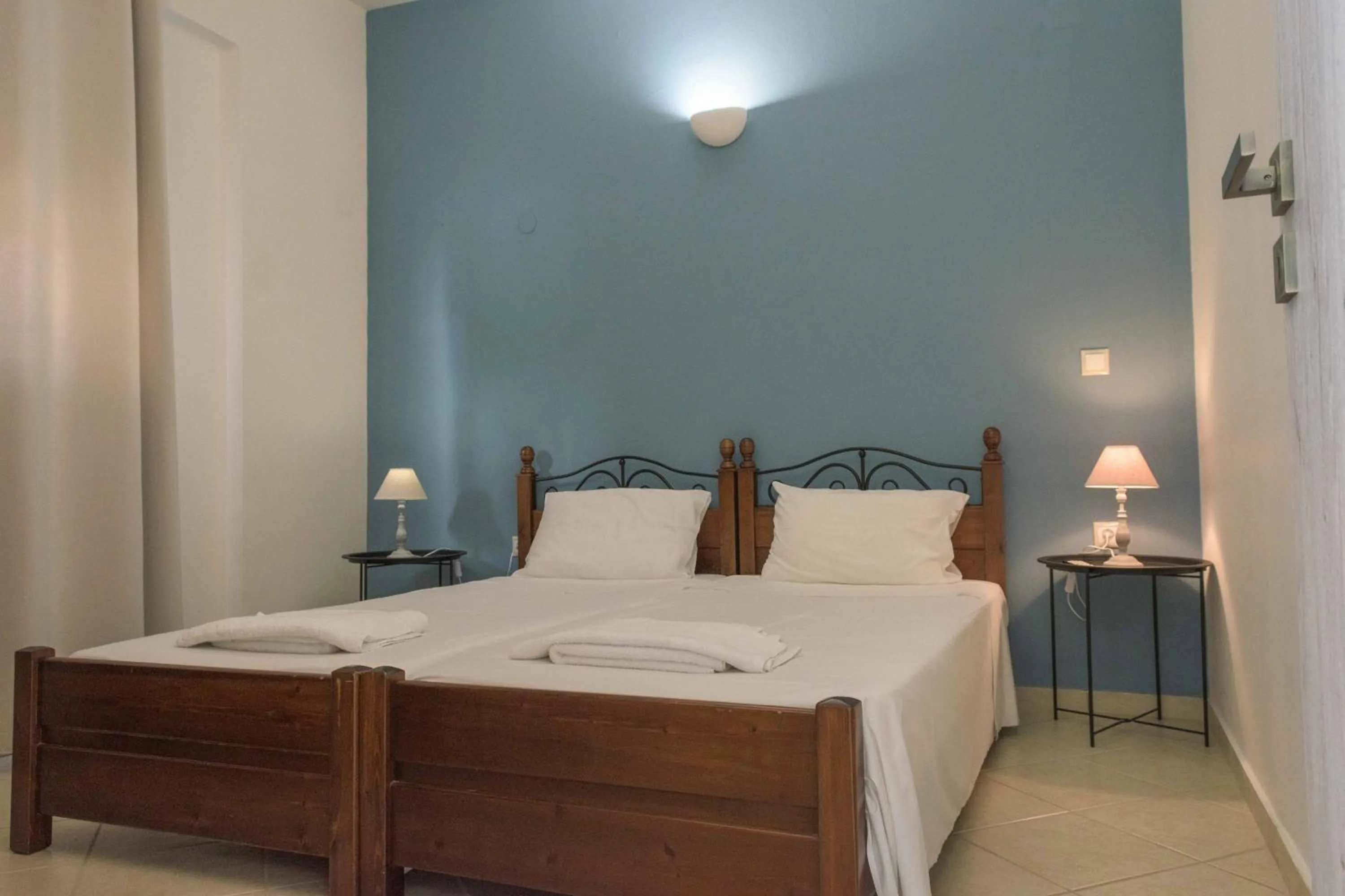 Bed in Pasithea apts
