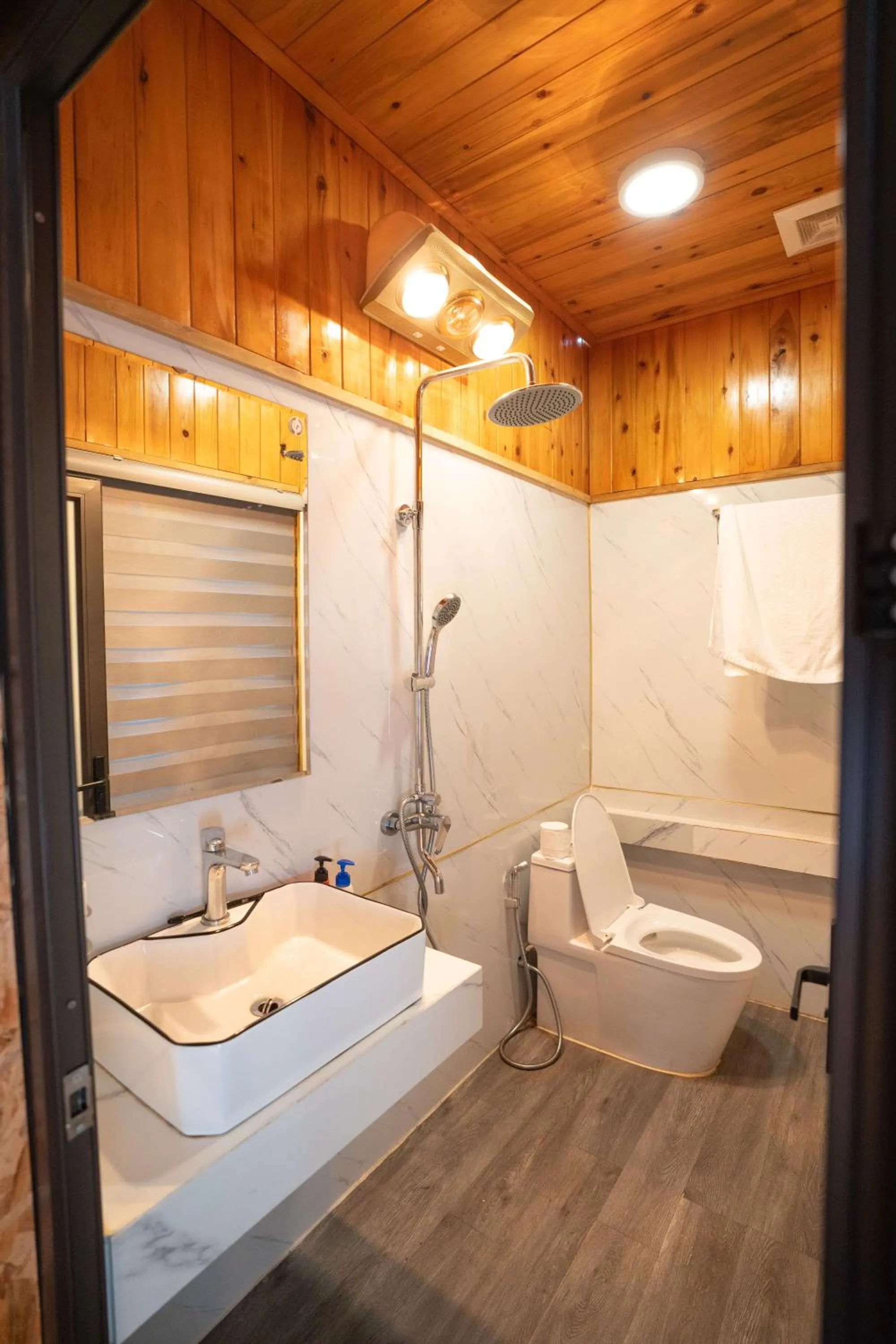 Sinai Bungalow & Hotel SaPa