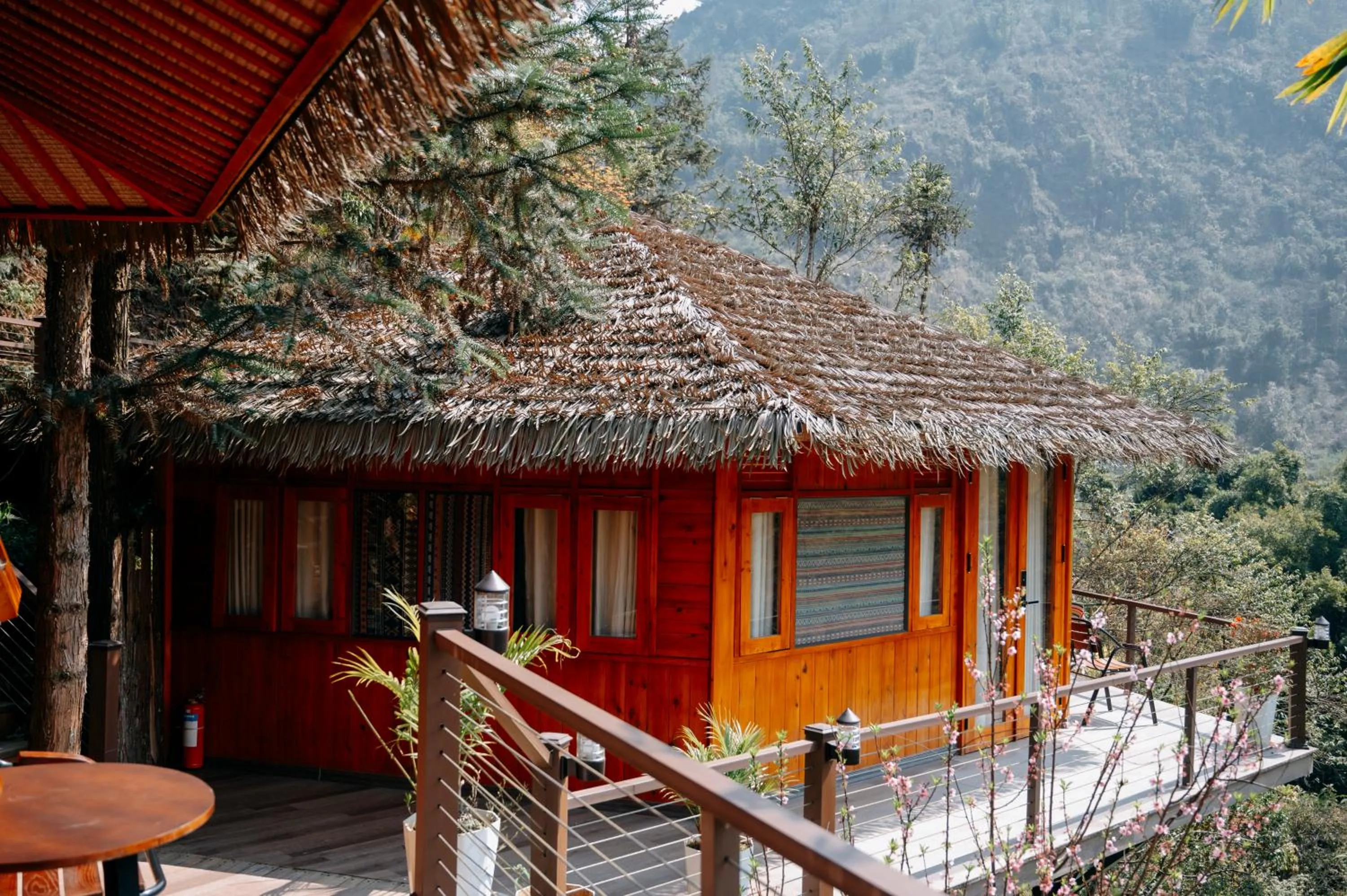 Sinai Bungalow & Hotel SaPa