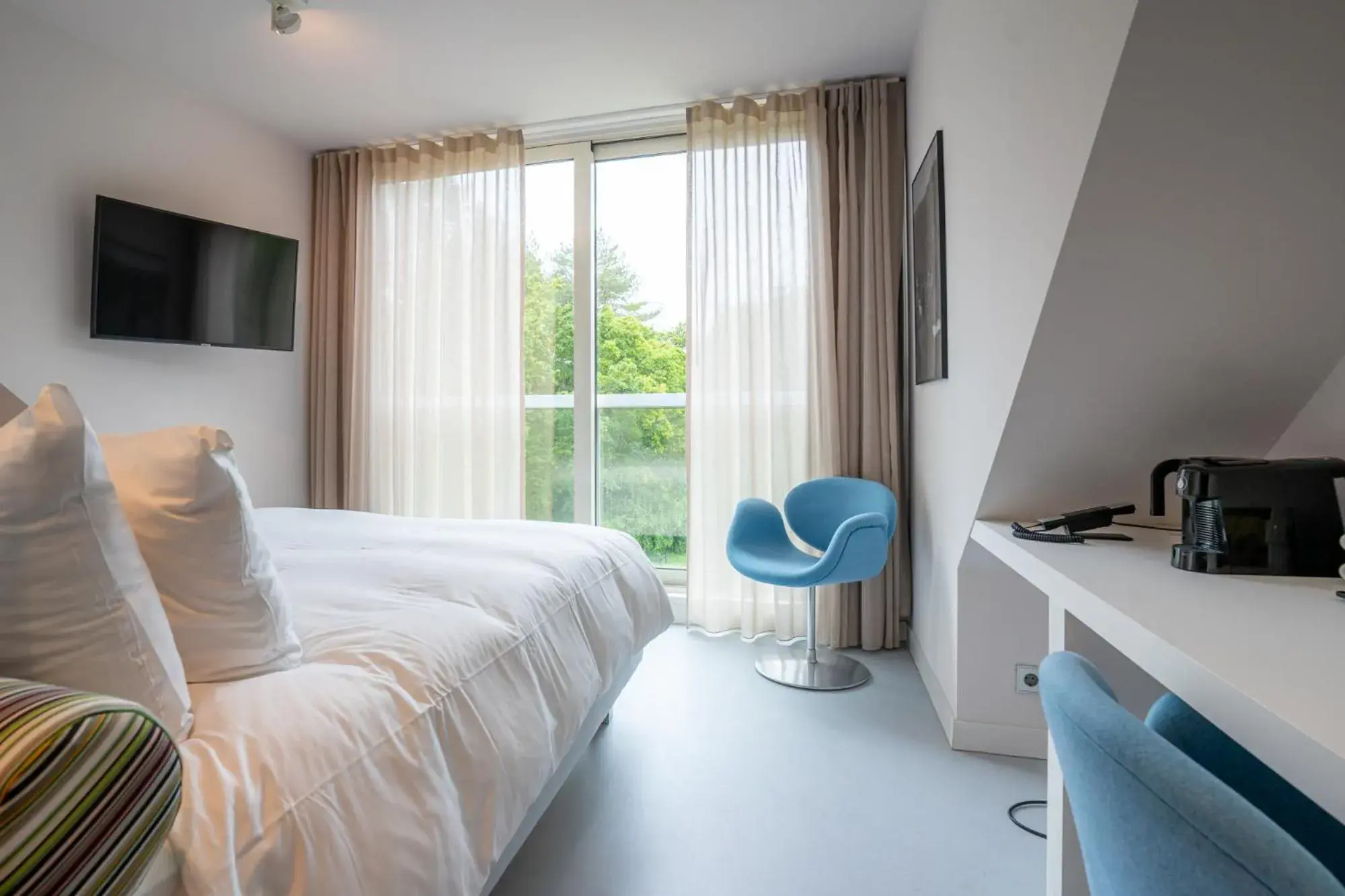 Bed in blooming Bed in blooming