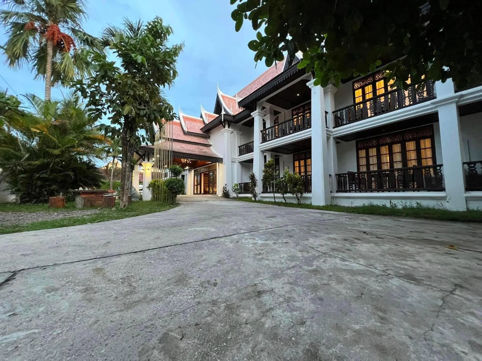 Property building in Meuangluang Hotel