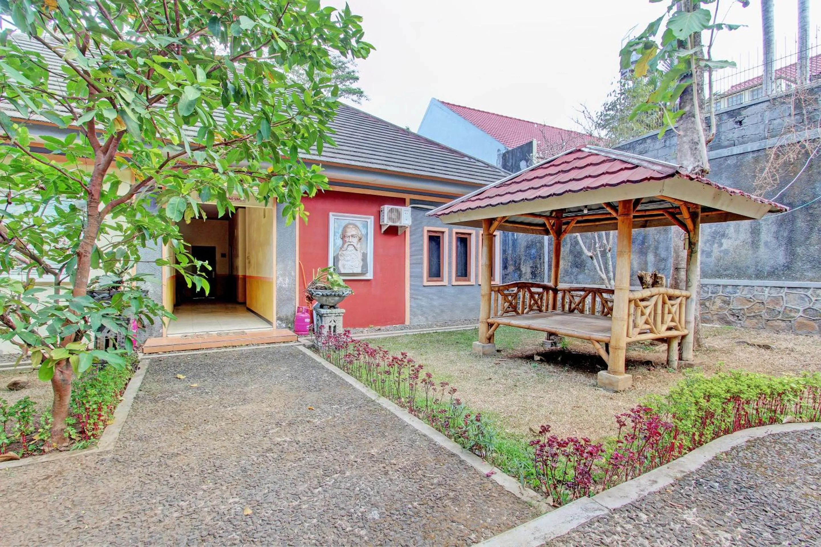 Lobby or reception in Hotel O Mtc Bunk Bed