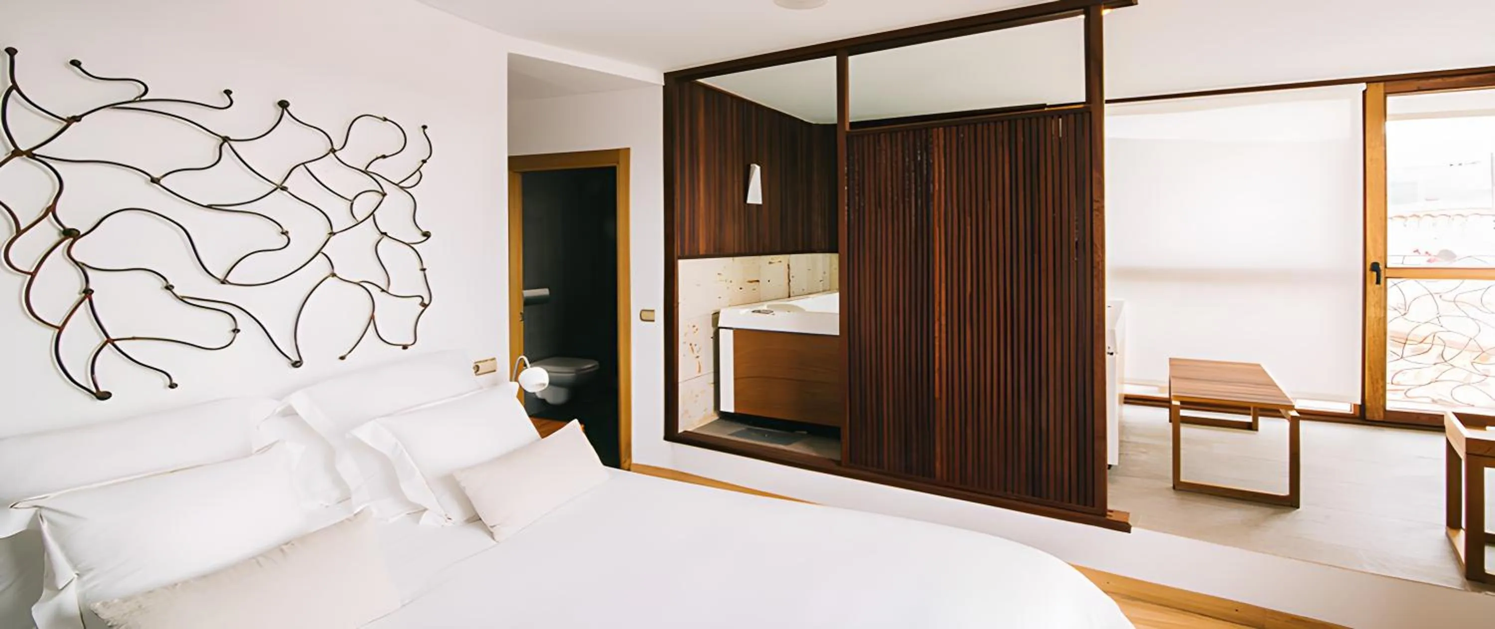 Photo of the whole room, Bed in Hotel Rural Quercus Tierra