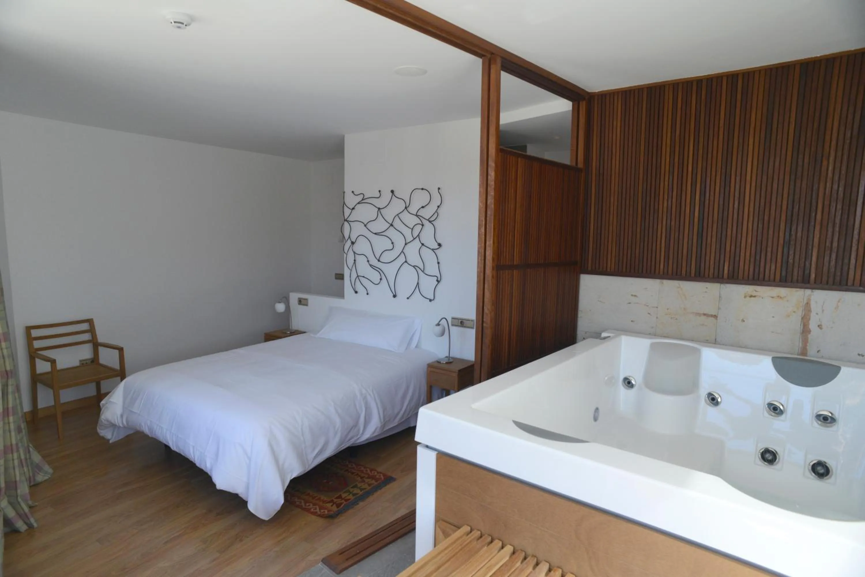 Photo of the whole room, Bed in Hotel Rural Quercus Tierra