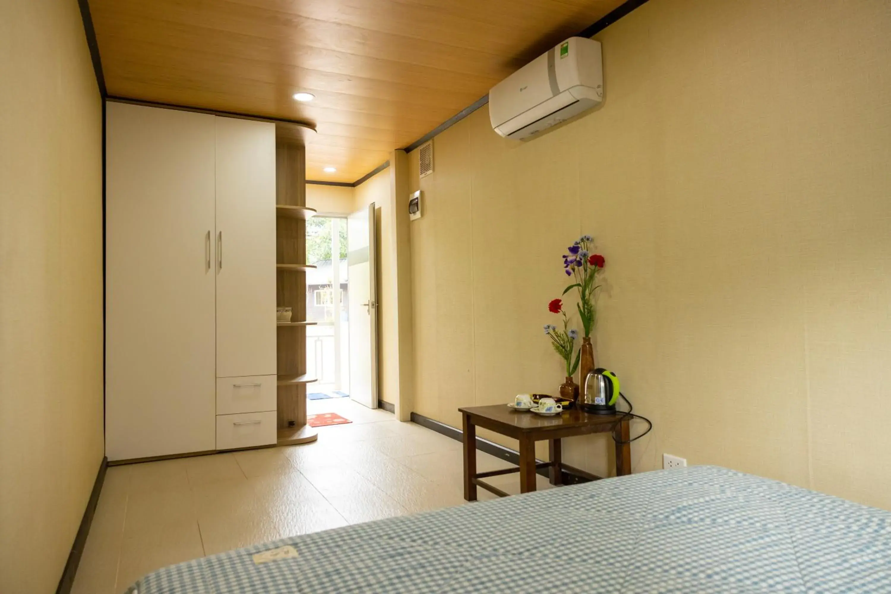 Bed in Halo Retreat Bed in Halo Retreat