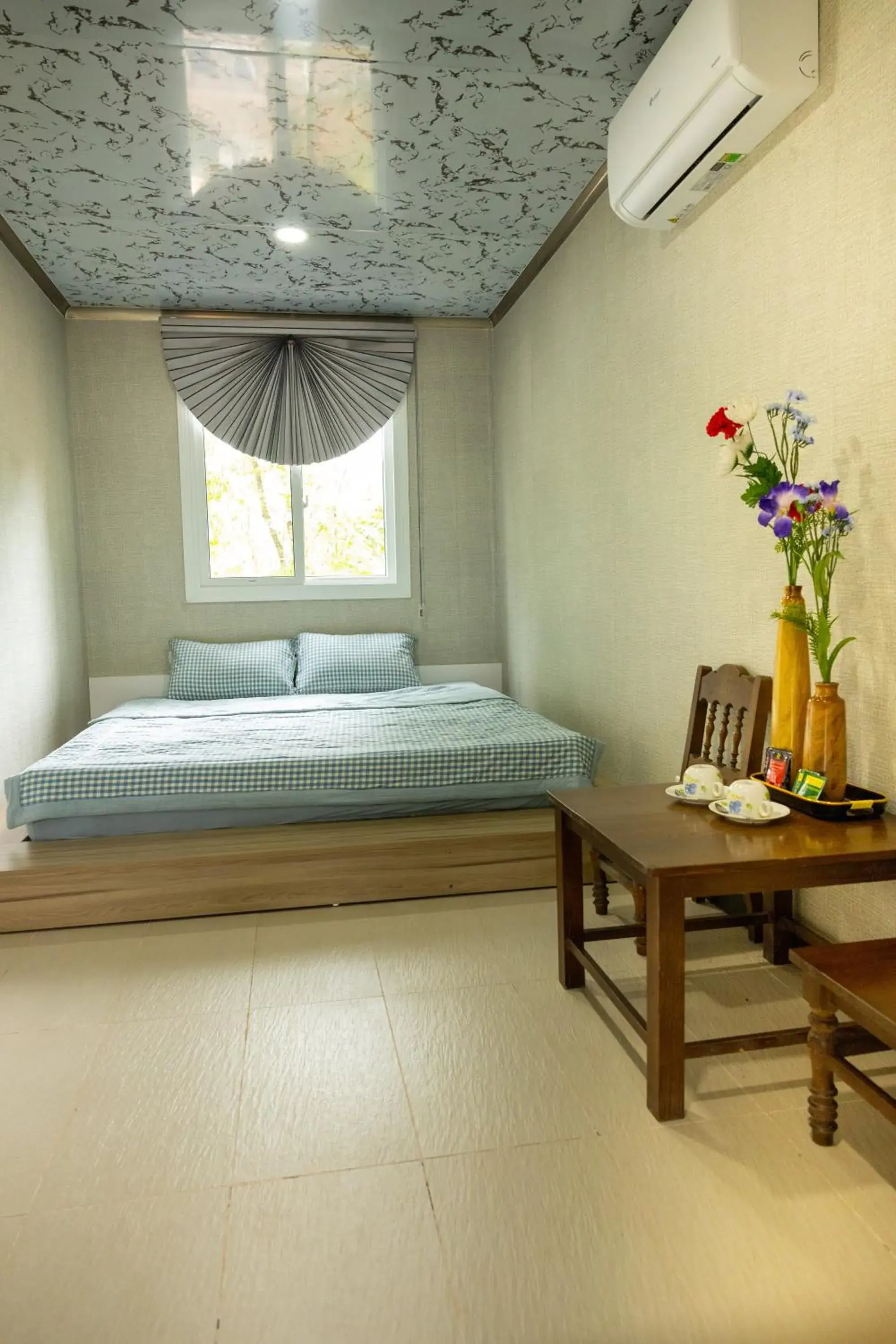 Bed in Halo Retreat Bed in Halo Retreat