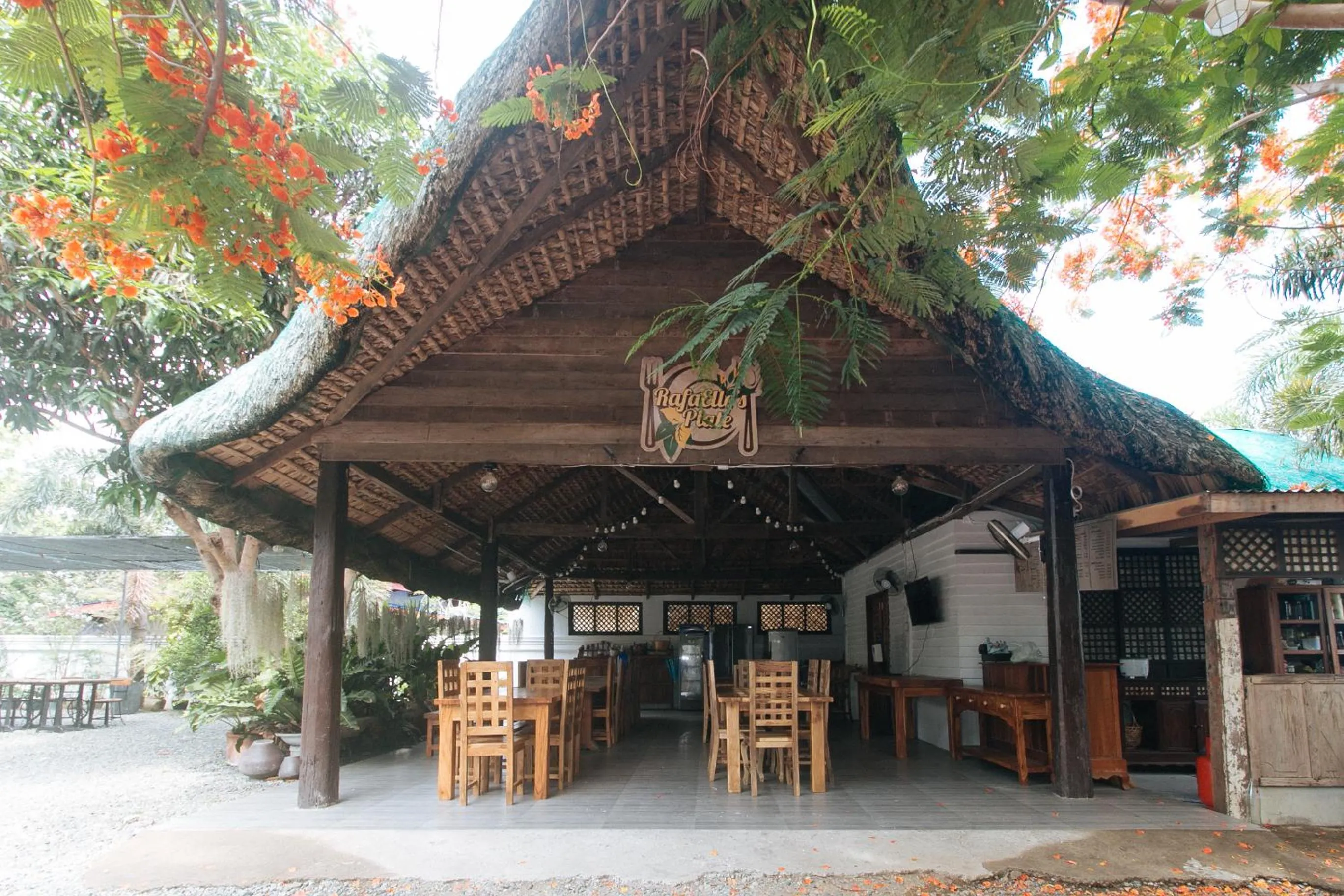 Restaurant/places to eat in RedDoorz at Casa Rafaelle Transient Ilocos Sur