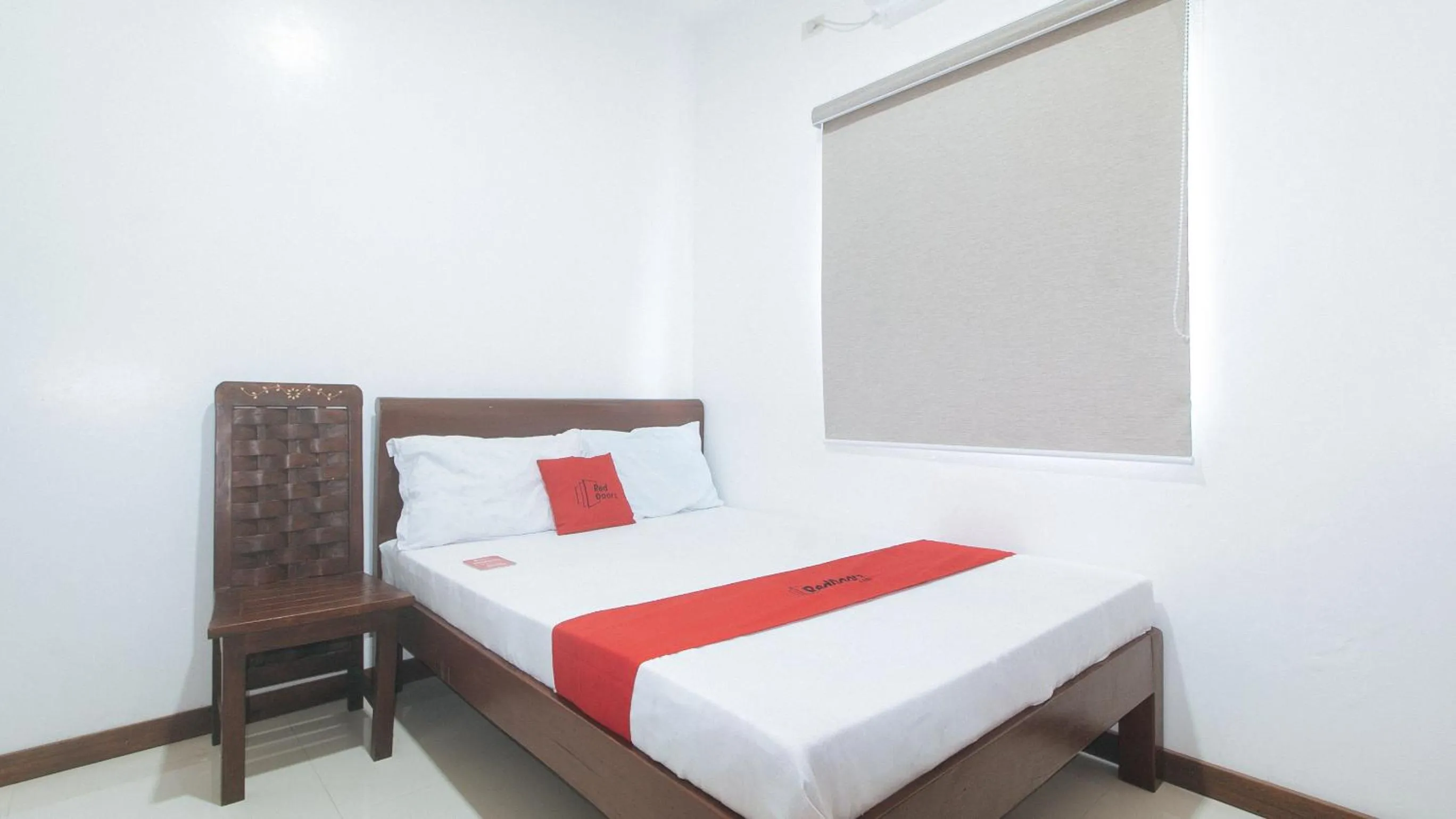Bed in RedDoorz at Casa Rafaelle Transient Ilocos Sur