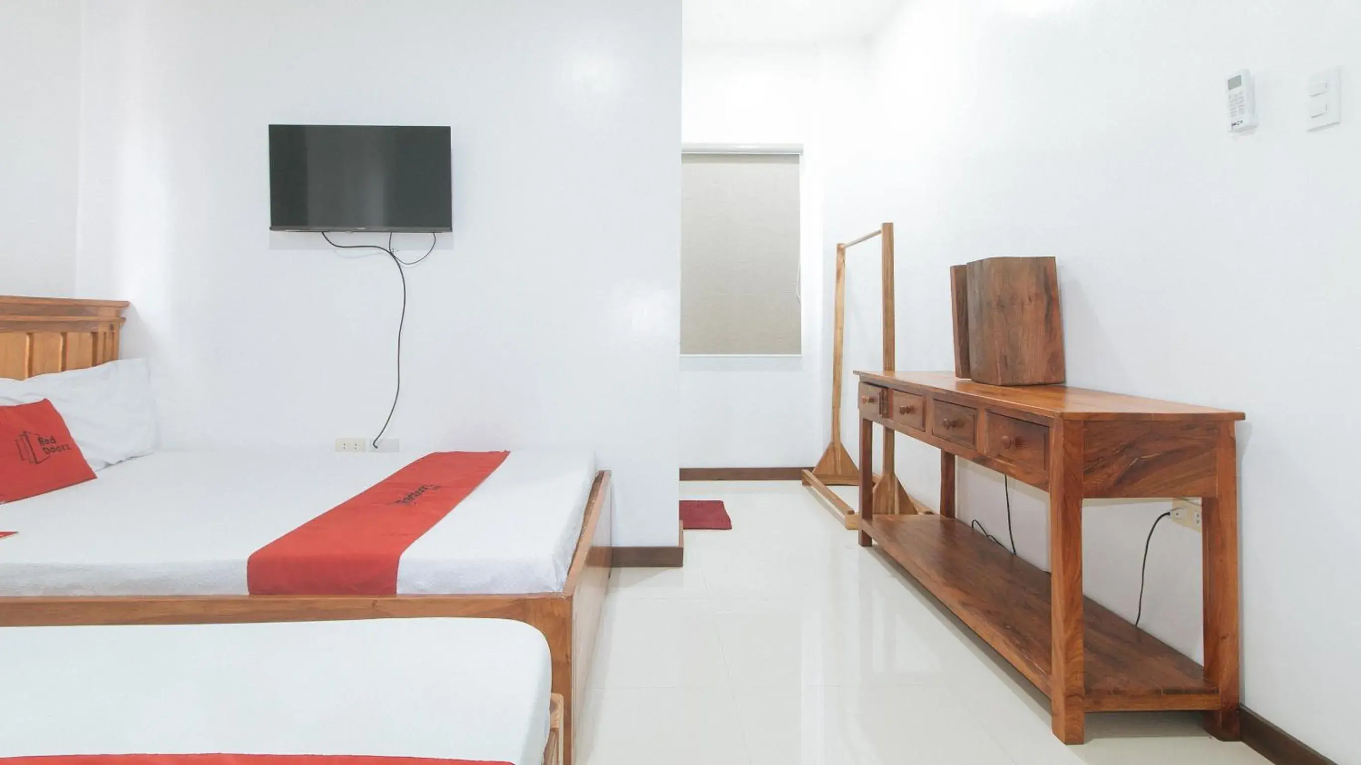 Bed in RedDoorz at Casa Rafaelle Transient Ilocos Sur Bed in RedDoorz at Casa Rafaelle Transient Ilocos Sur
