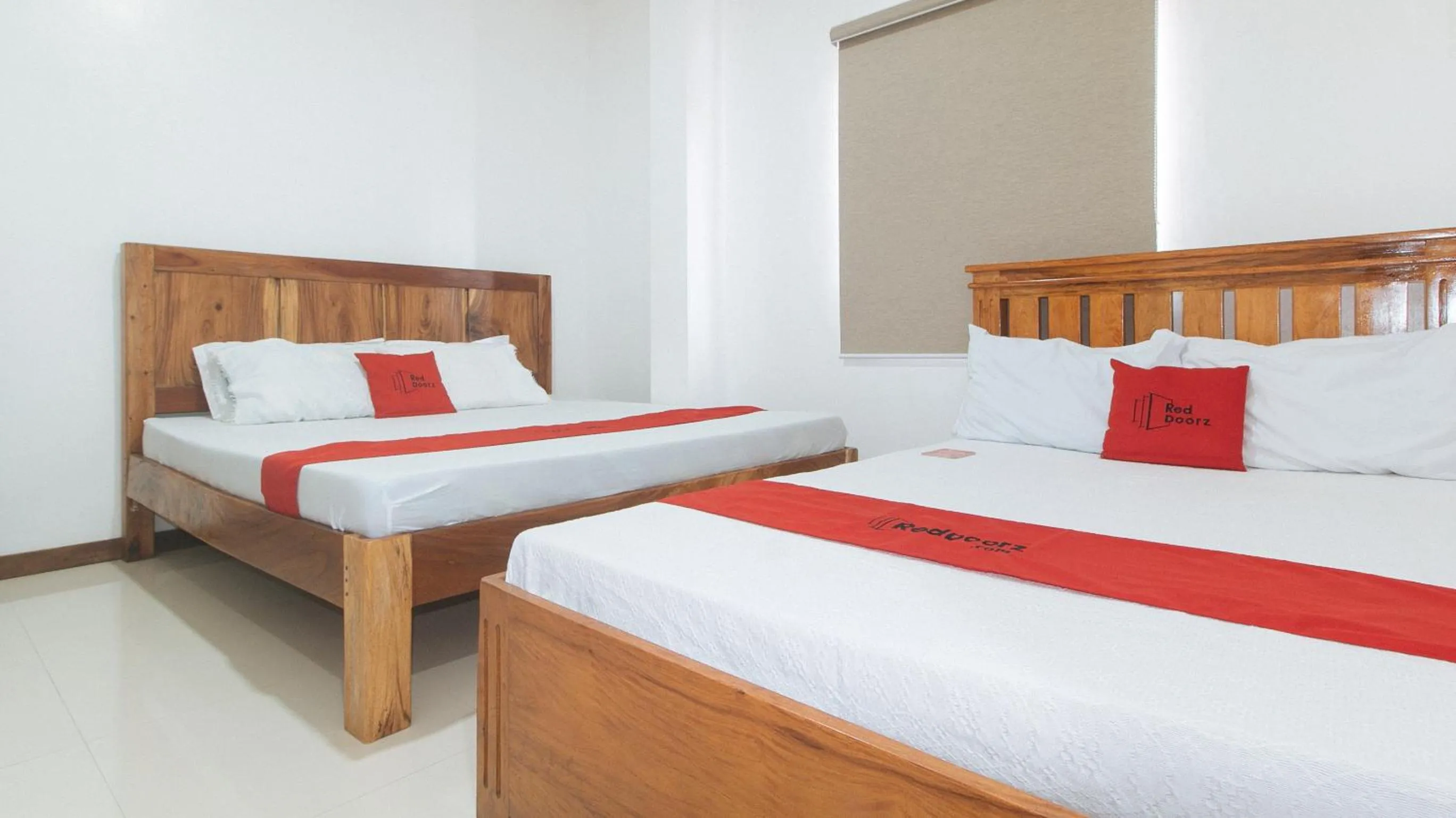 Bed in RedDoorz at Casa Rafaelle Transient Ilocos Sur